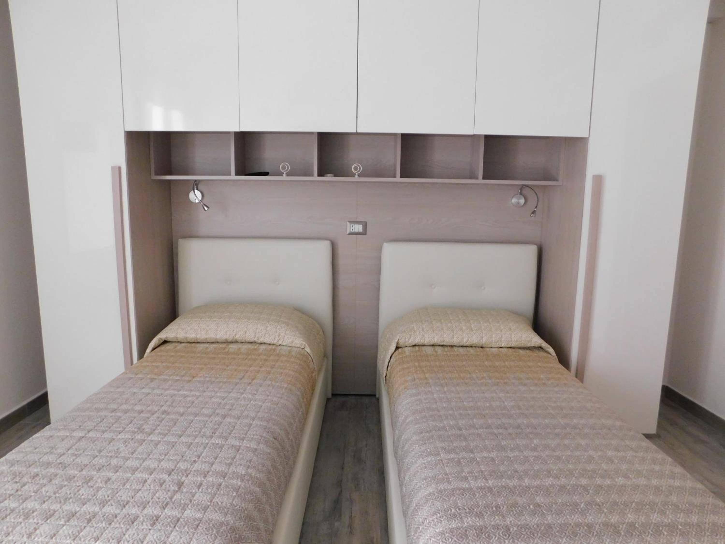 Double Room with Private Bathroom - Photo 7