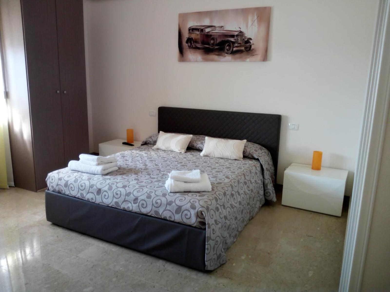 Large Double or Twin Room - Photo 8
