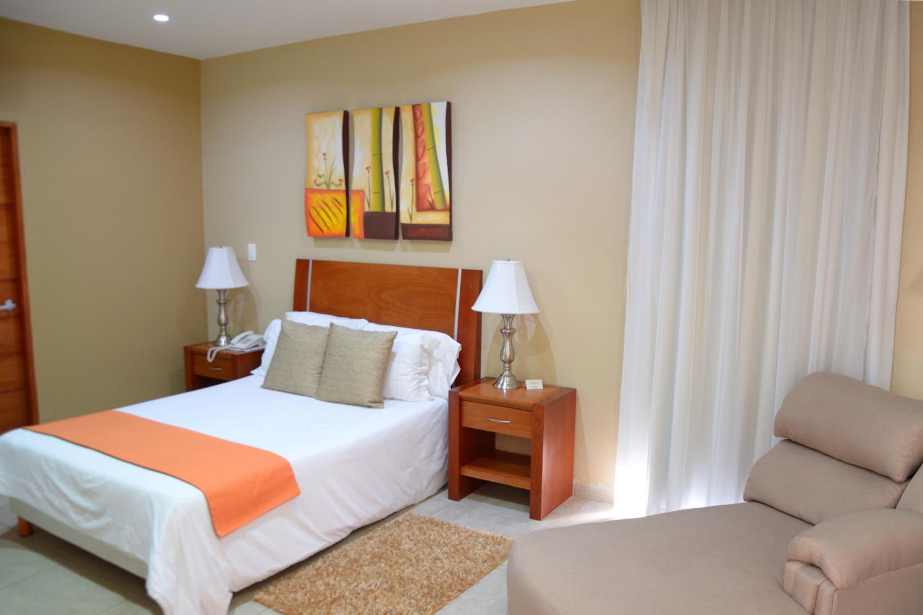 Standard Queen Room - Photo 4