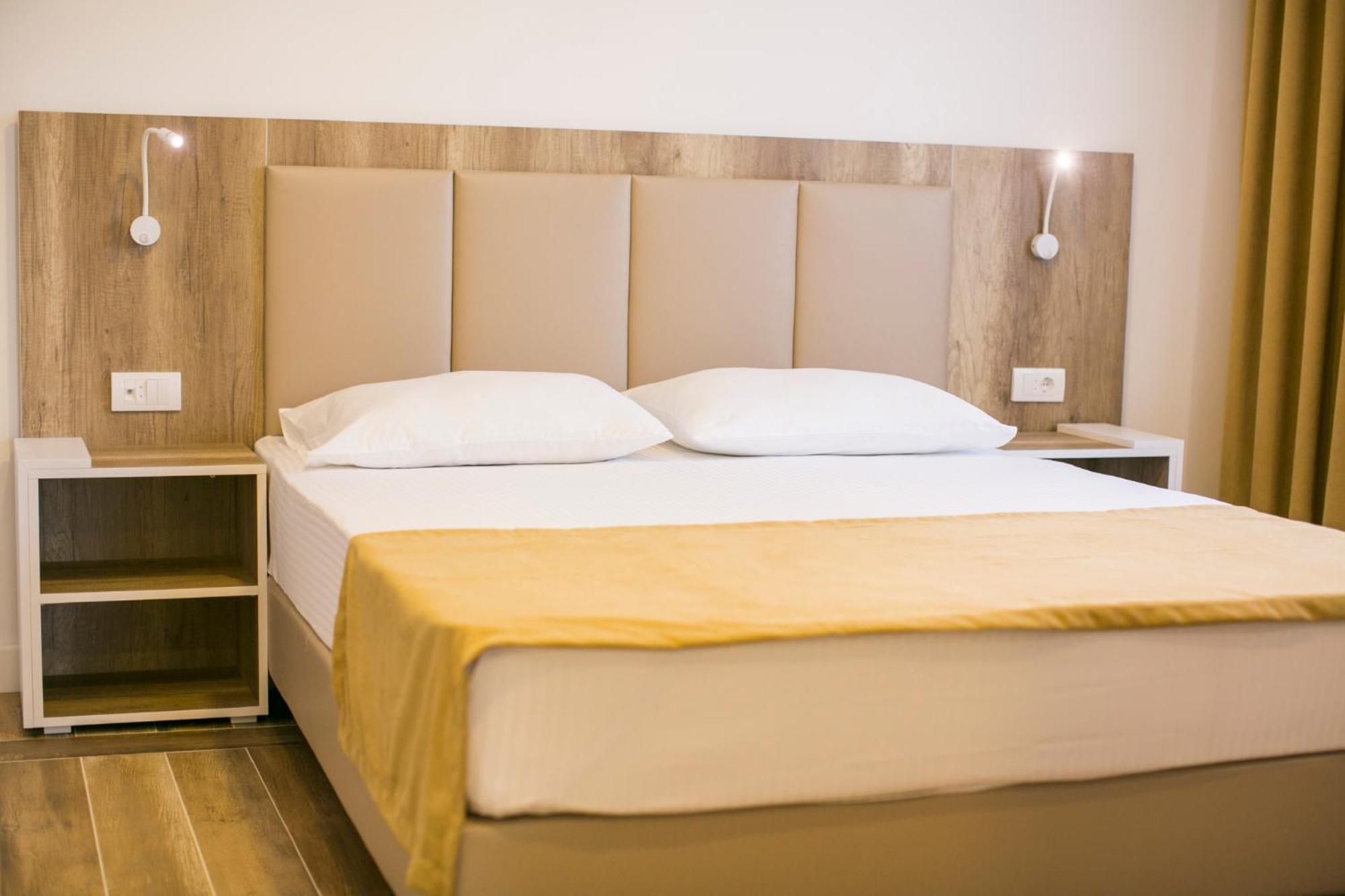 Deluxe Suite with Sea View