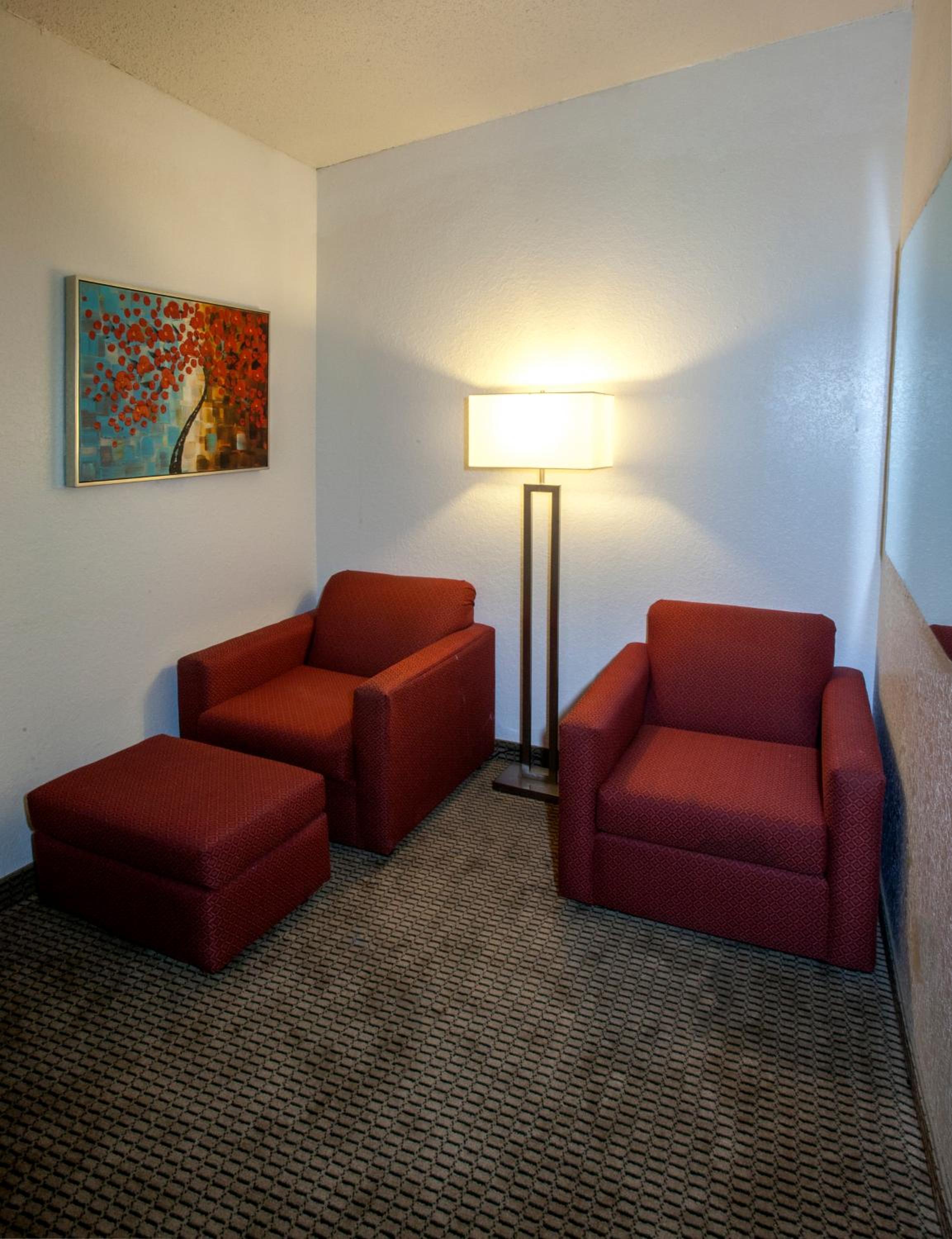 Studio Suite with Two Queen Beds - Non-Smoking - Photo 5
