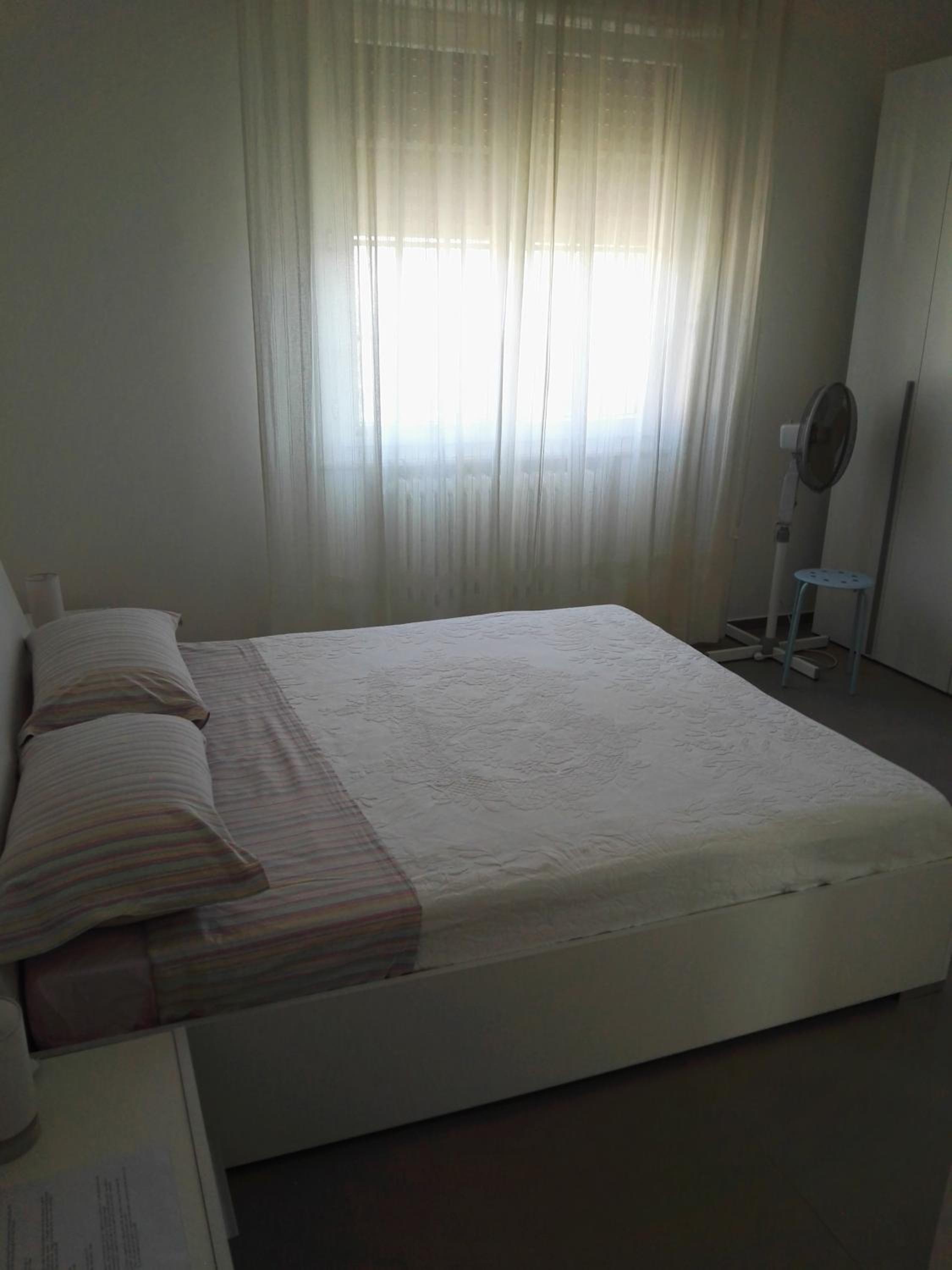 Double Room with Private Bathroom - Photo 8
