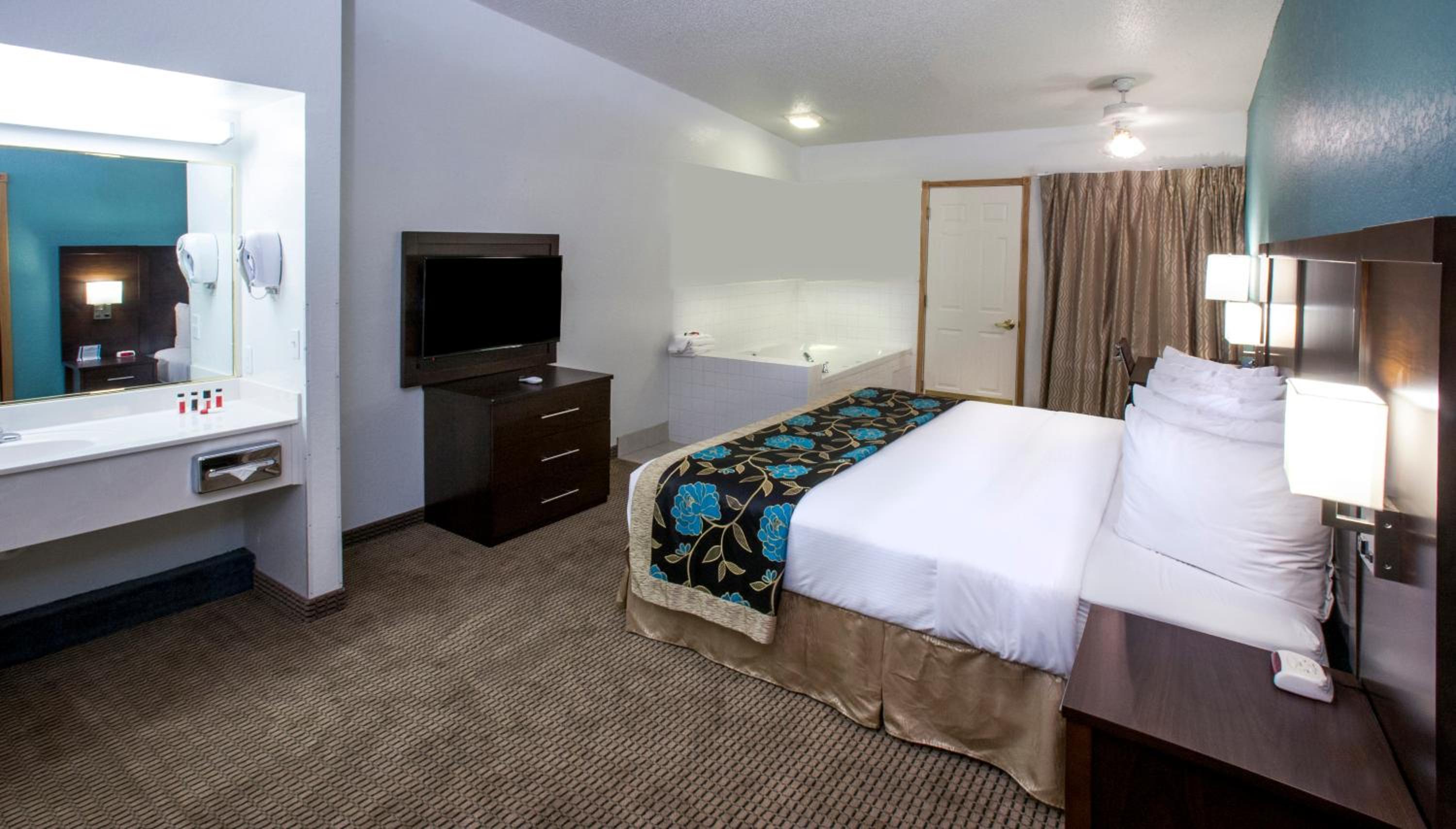 Studio Suite with King Bed  - Non-Smoking - Photo 4