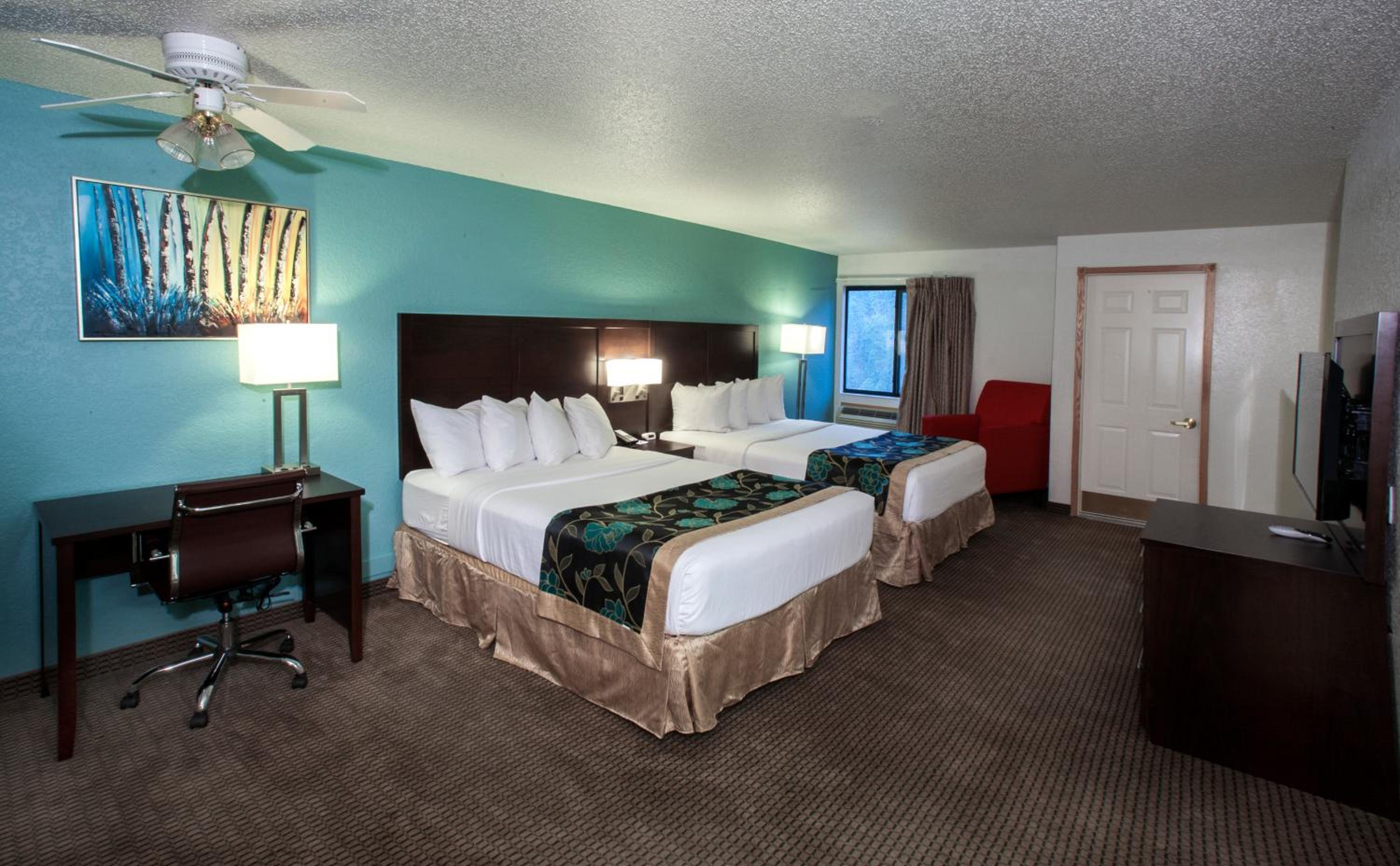 Studio Suite with Two Queen Beds - Non-Smoking - Photo 7