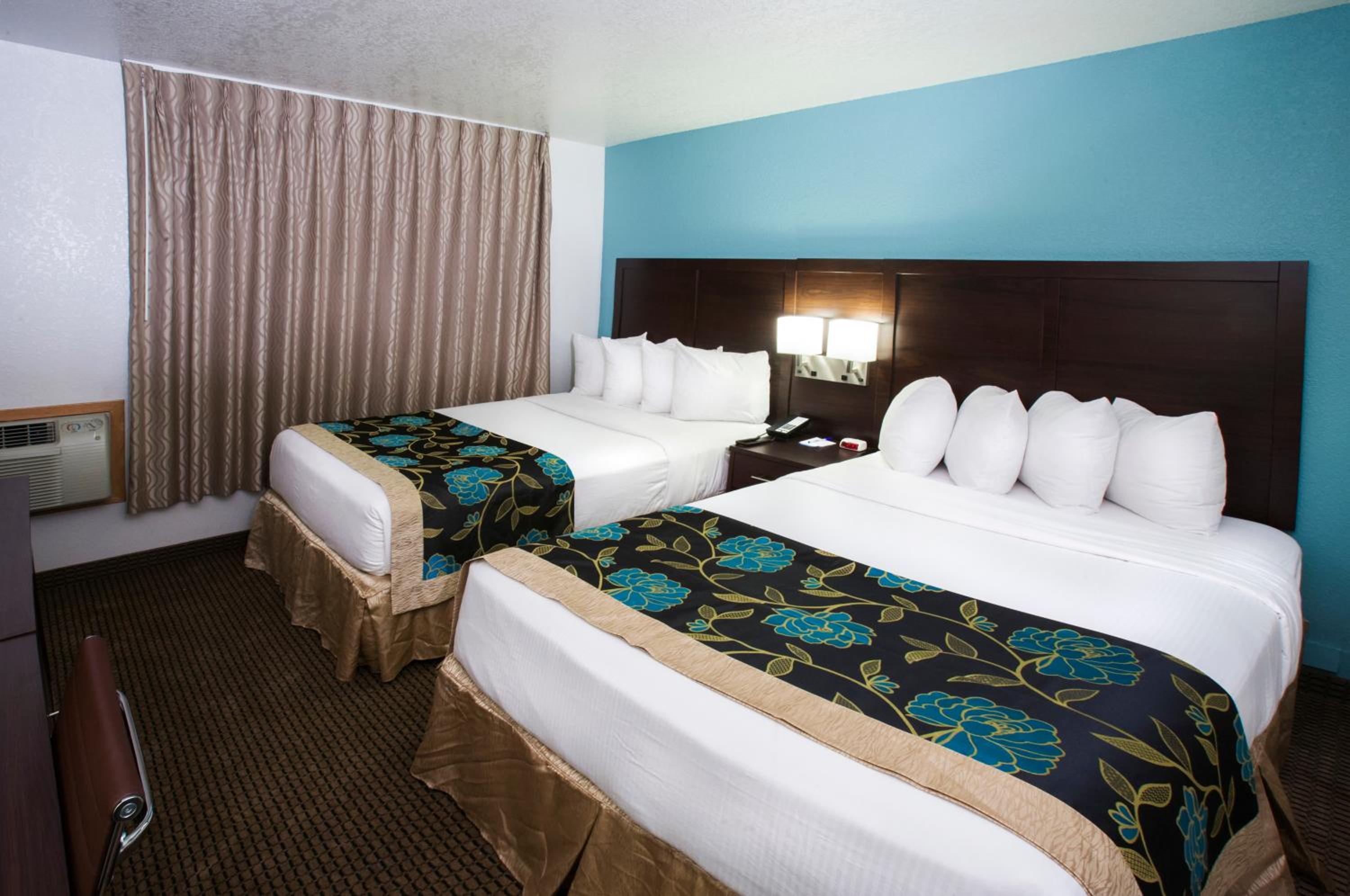 Standard Room with Two Double Beds - Non-Smoking - Photo 6