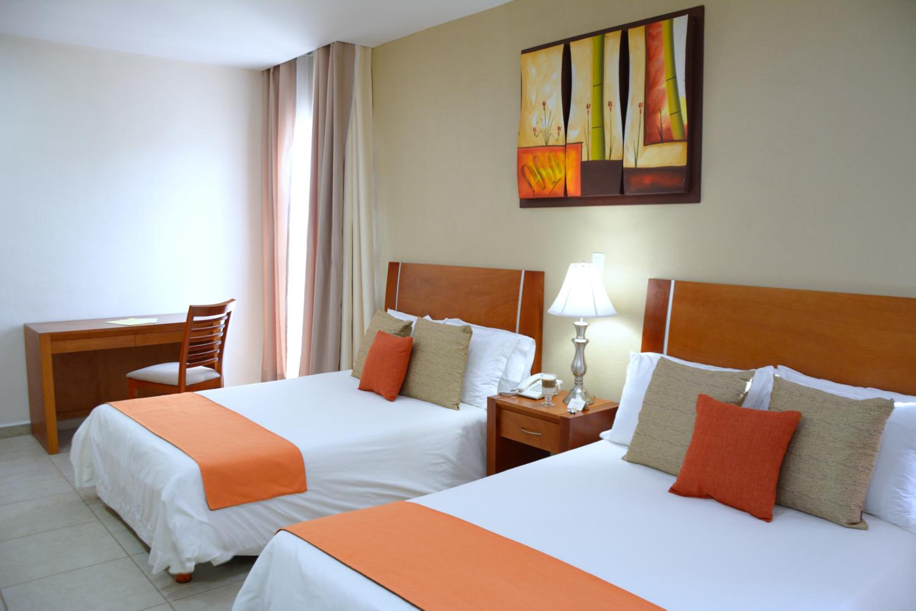 Superior Double Room with Two Double Beds - Photo 5