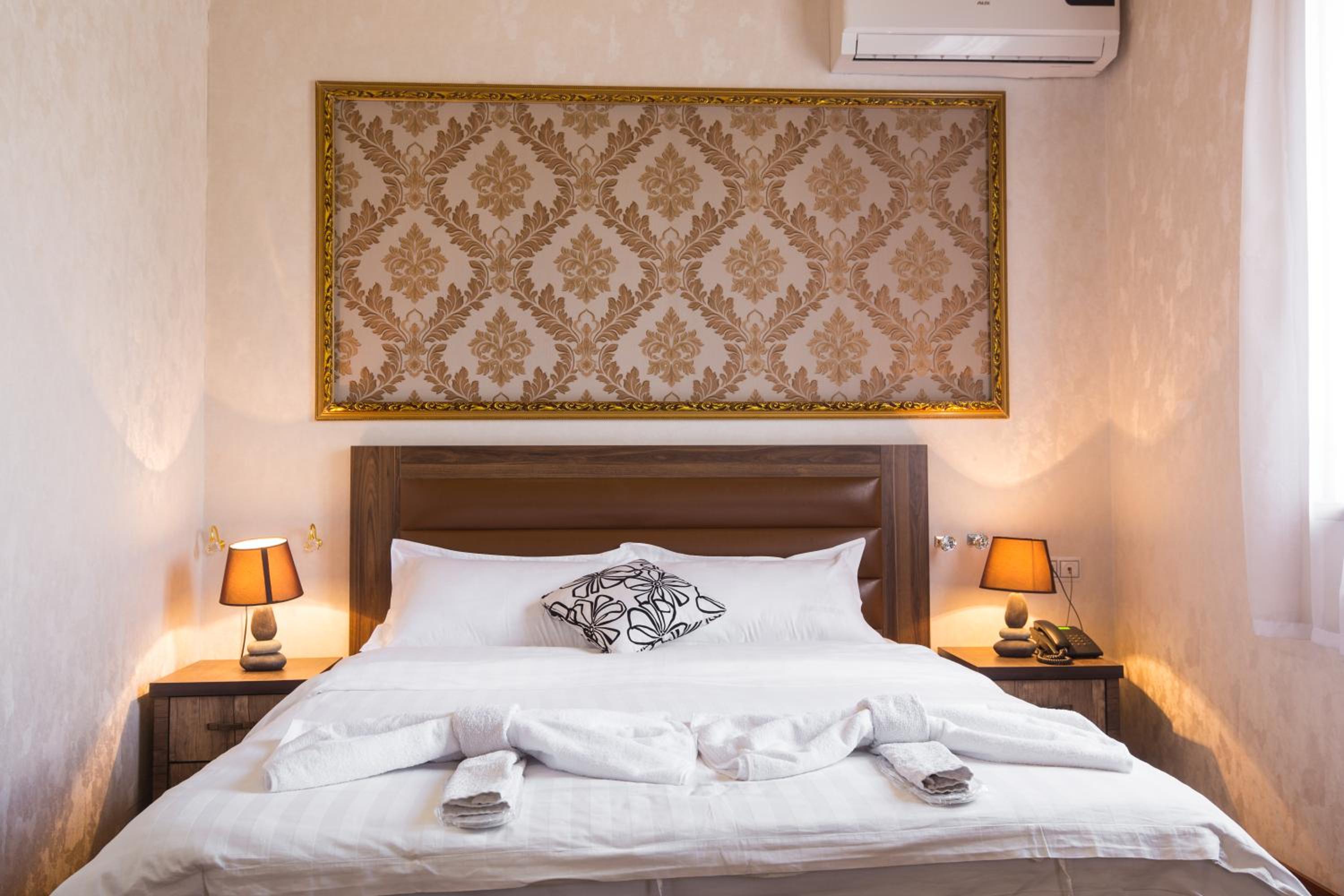 Deluxe Room - Photo 1