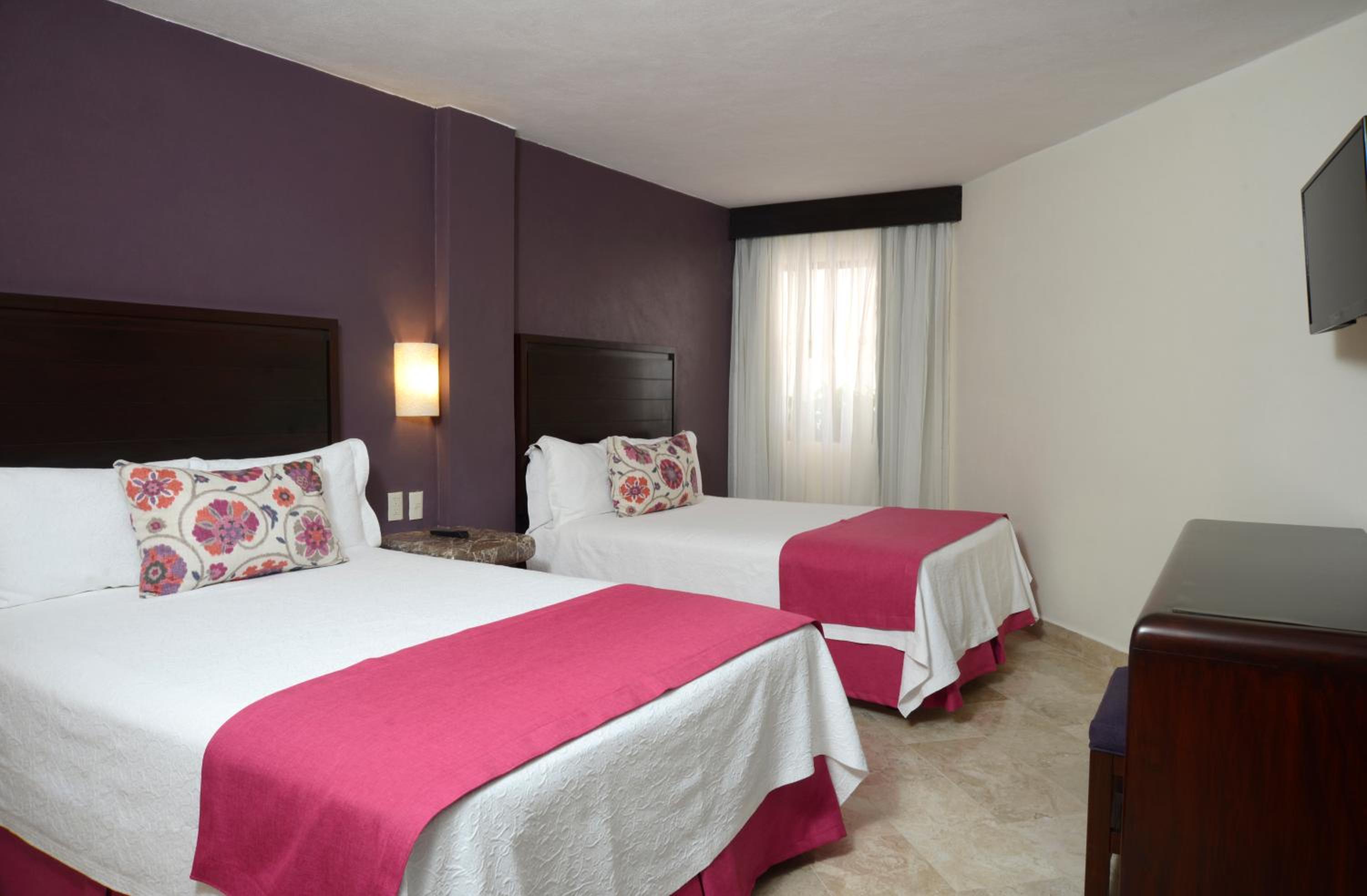 Two-Bedroom Luxury Suite - Photo 1
