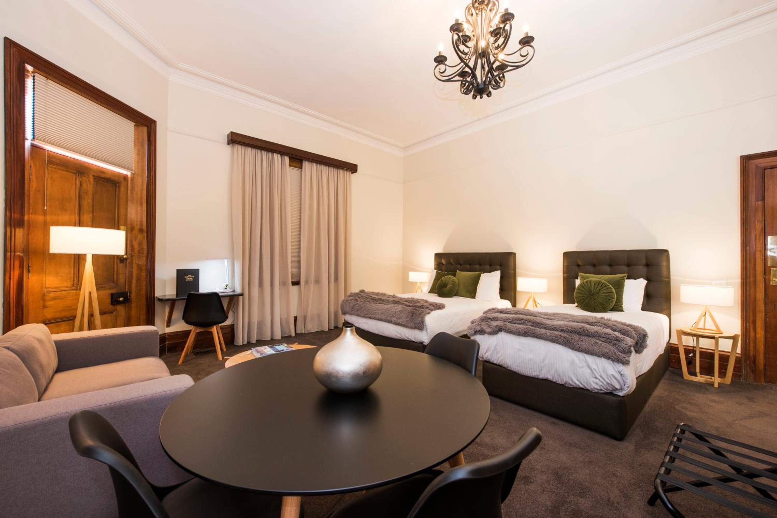 Queen Room - Disability Access - Suite 5