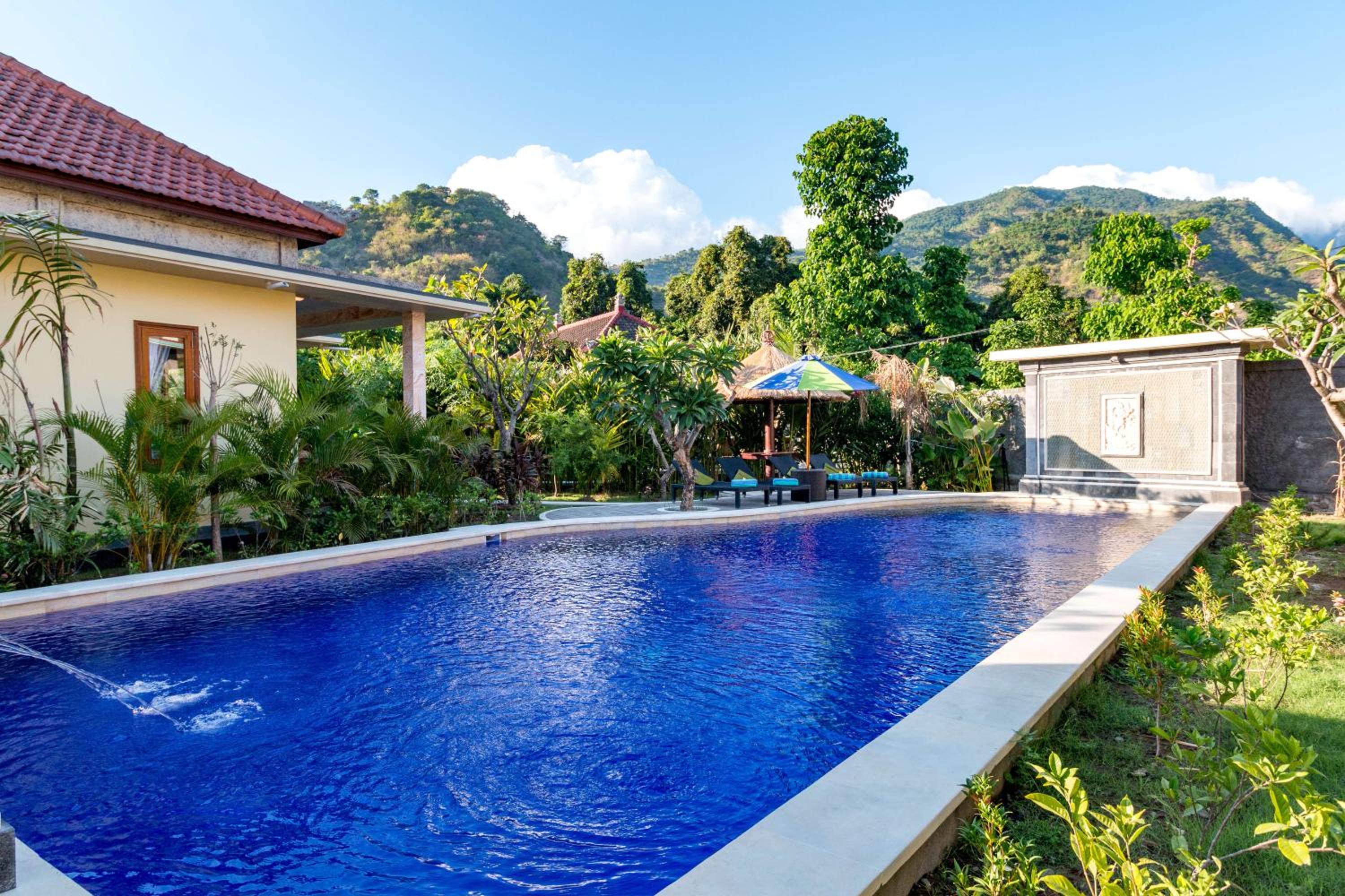 Villa with Garden View - Photo 32