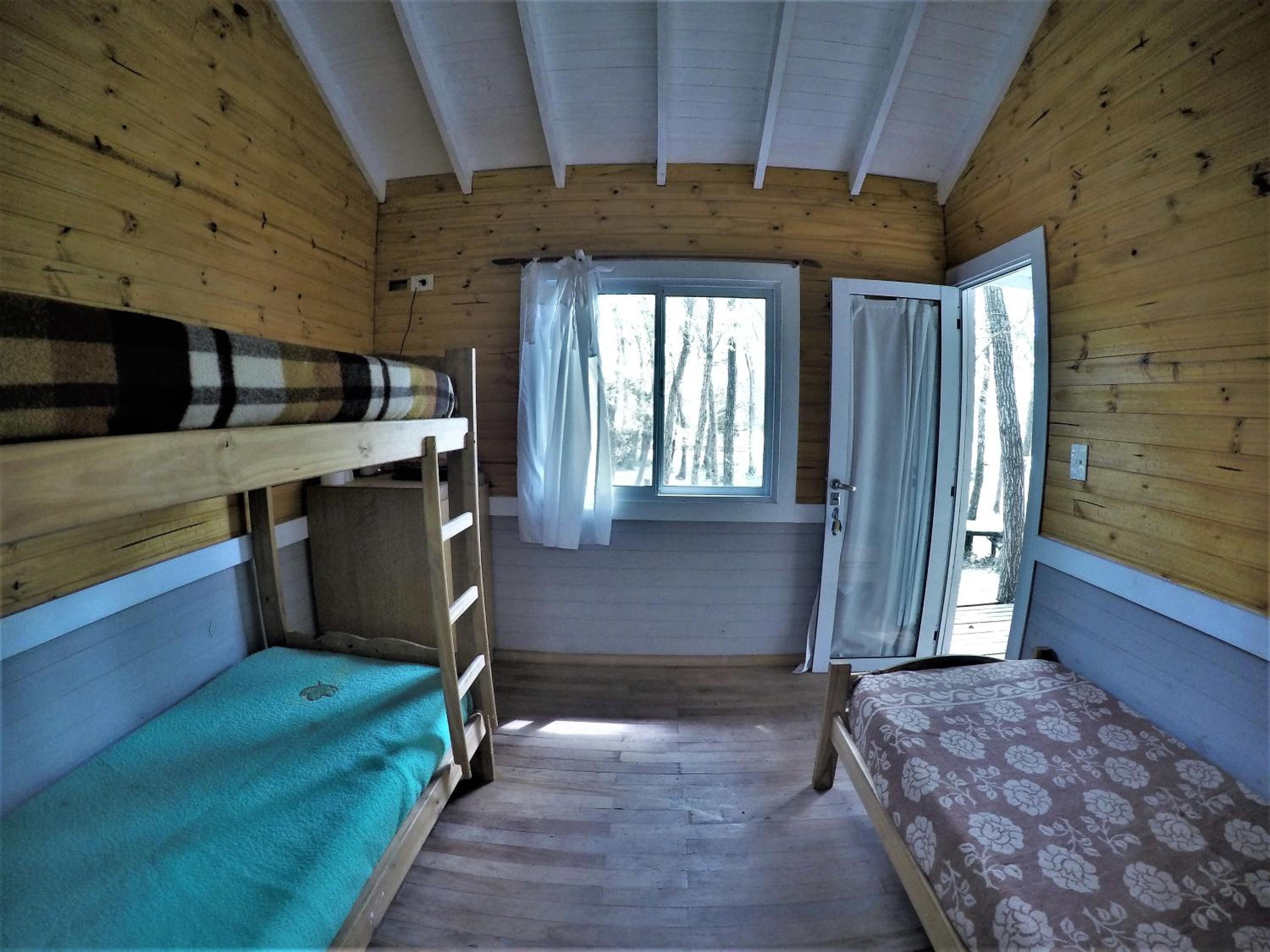 Economy Triple Room with Shared Bathroom photo 1