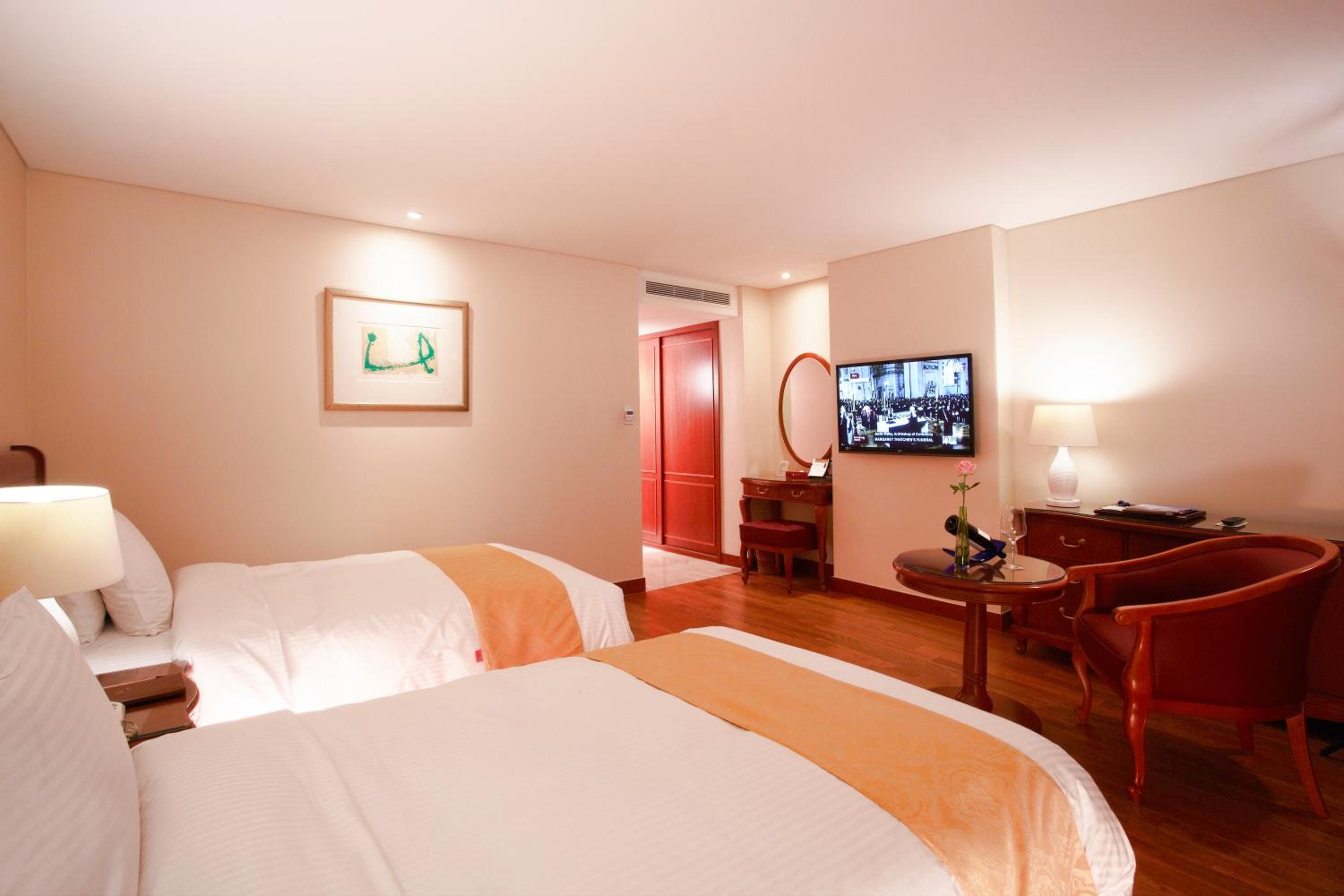 Standard Twin Room with Bath