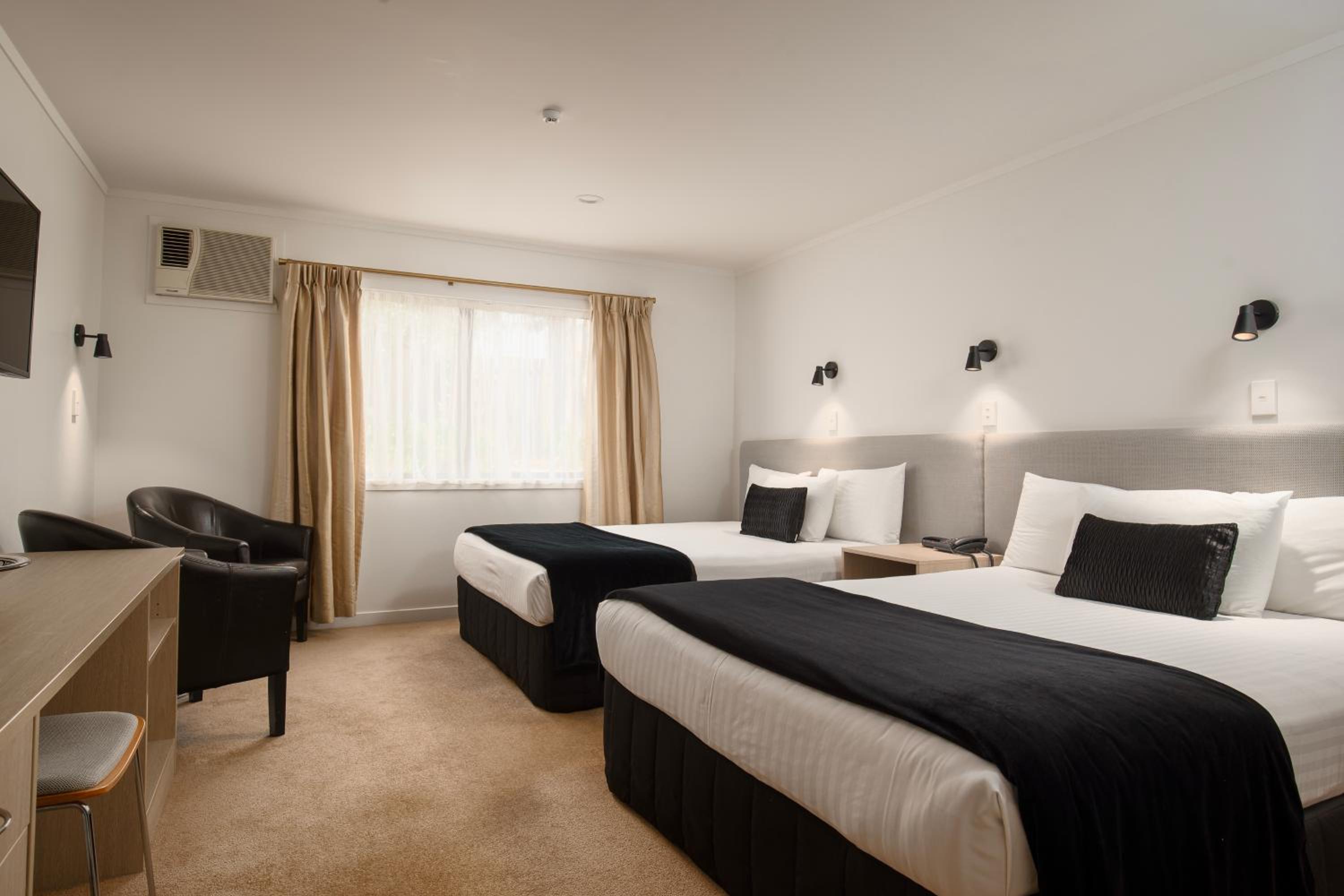 Deluxe Double or Twin Room - Photo 1