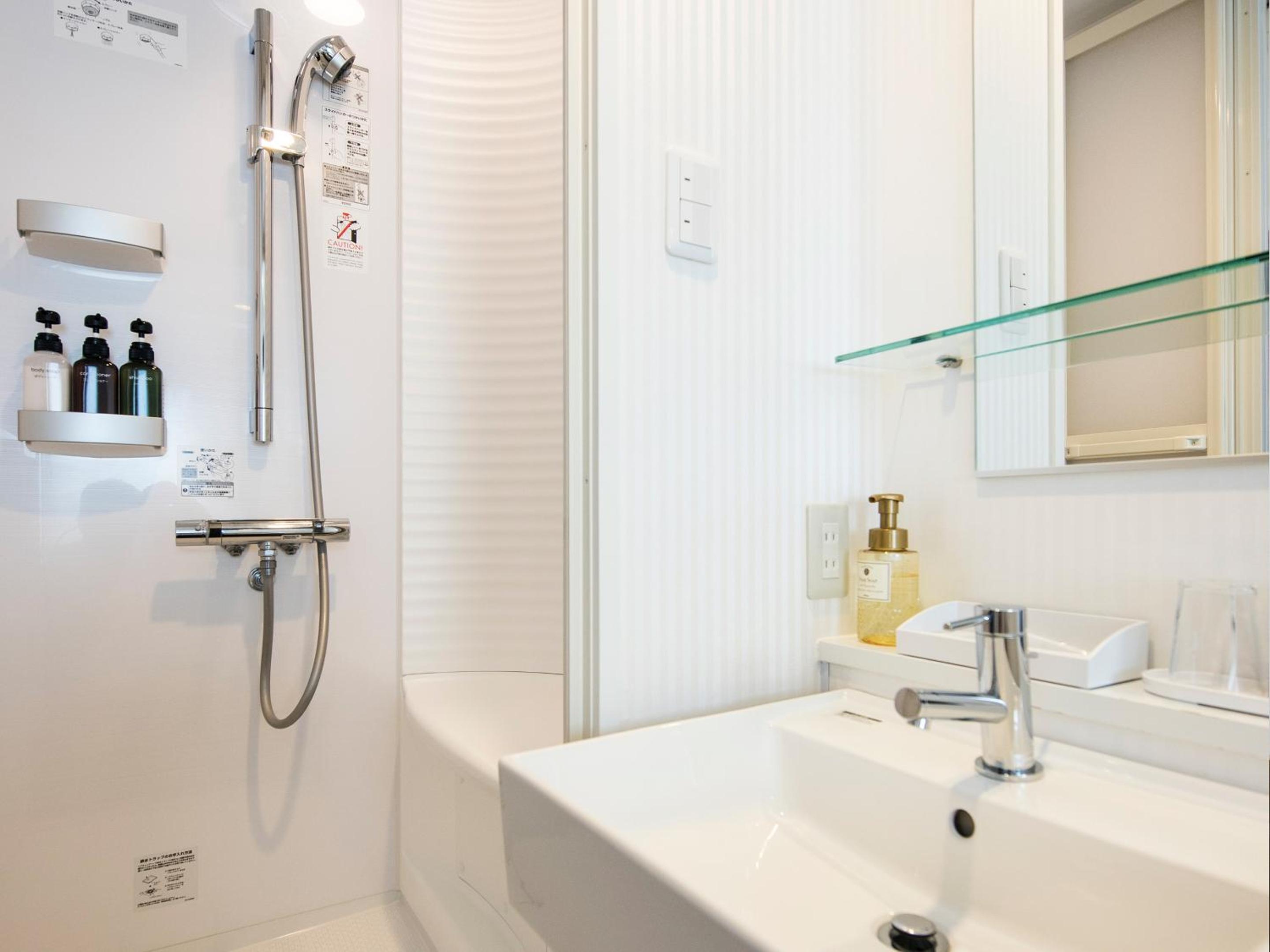 Superior Single Room with Shower - Non-Smoking photo 2