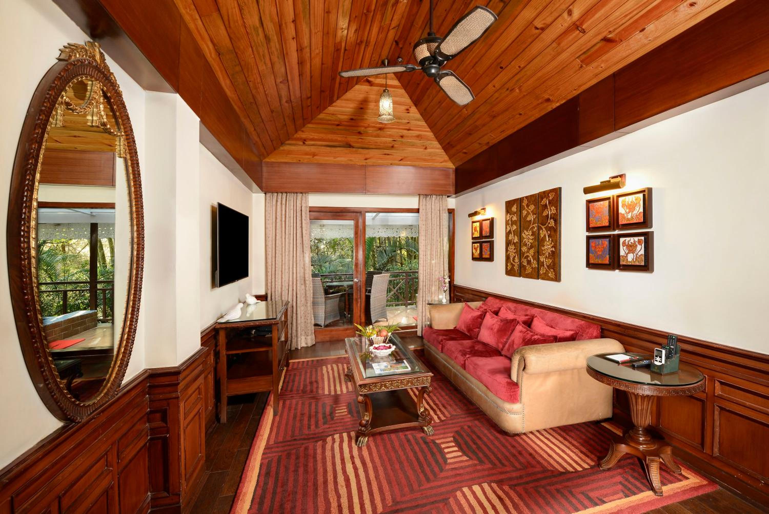 Grand Villa - 10% Discount on Foods & Soft Beverages* | 15% Discounts on Laundry Services* | INR 500 spa credit during your stay on selective Massage services. TnC Apply.* | Free Minibar - 2 cans of soft Beverages (Once on Arrival) - Photo 4