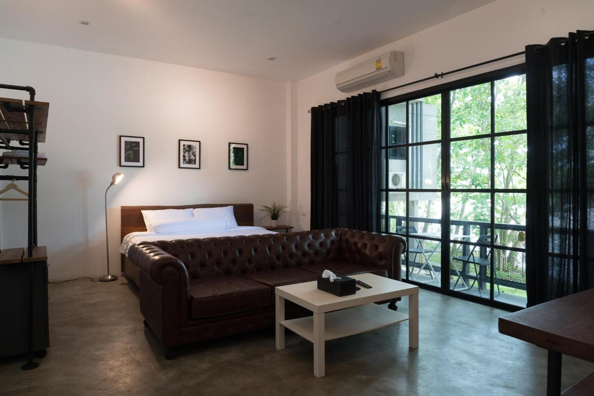 Double Room with River View - Photo 3