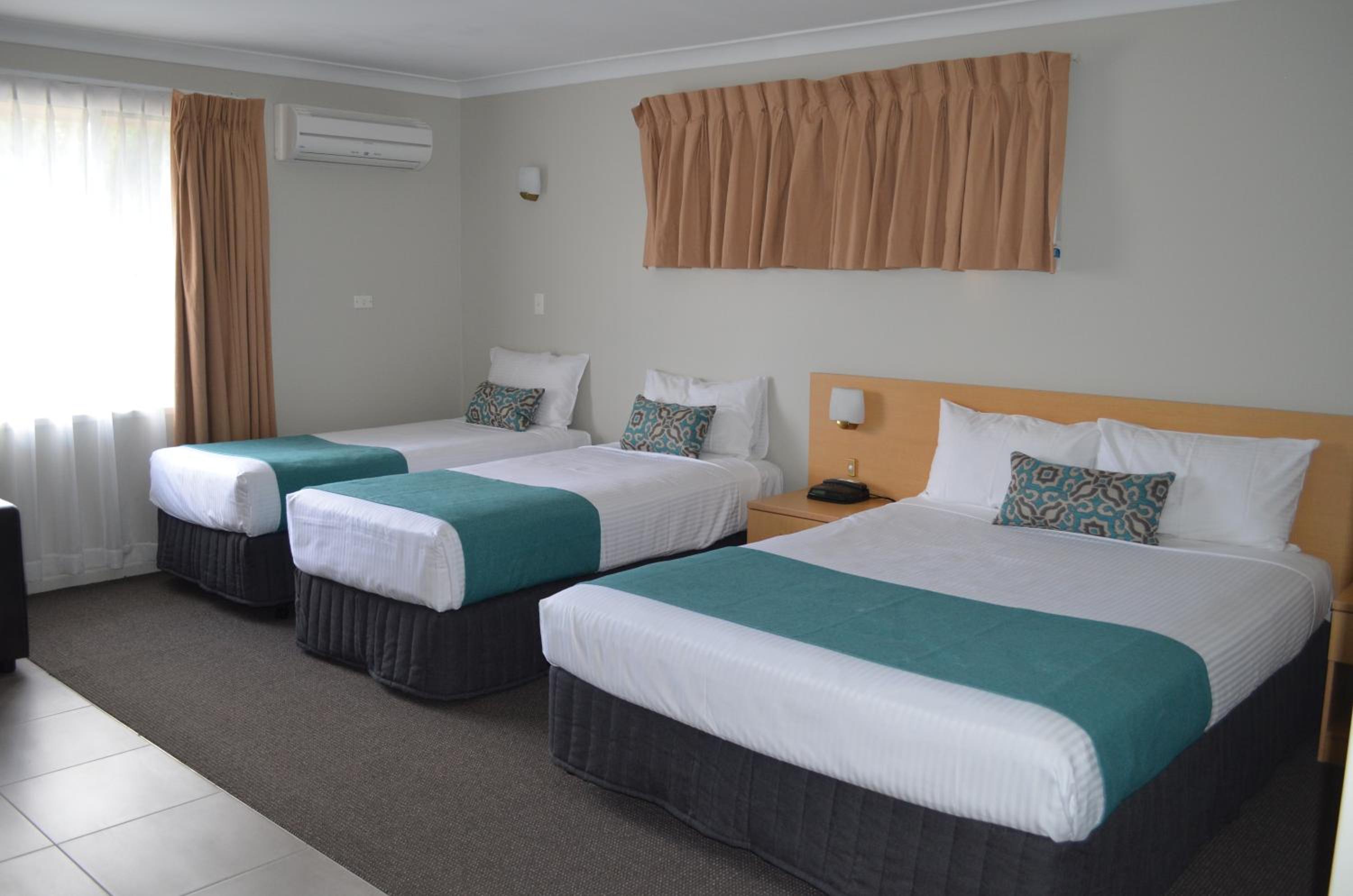 Deluxe Family Room