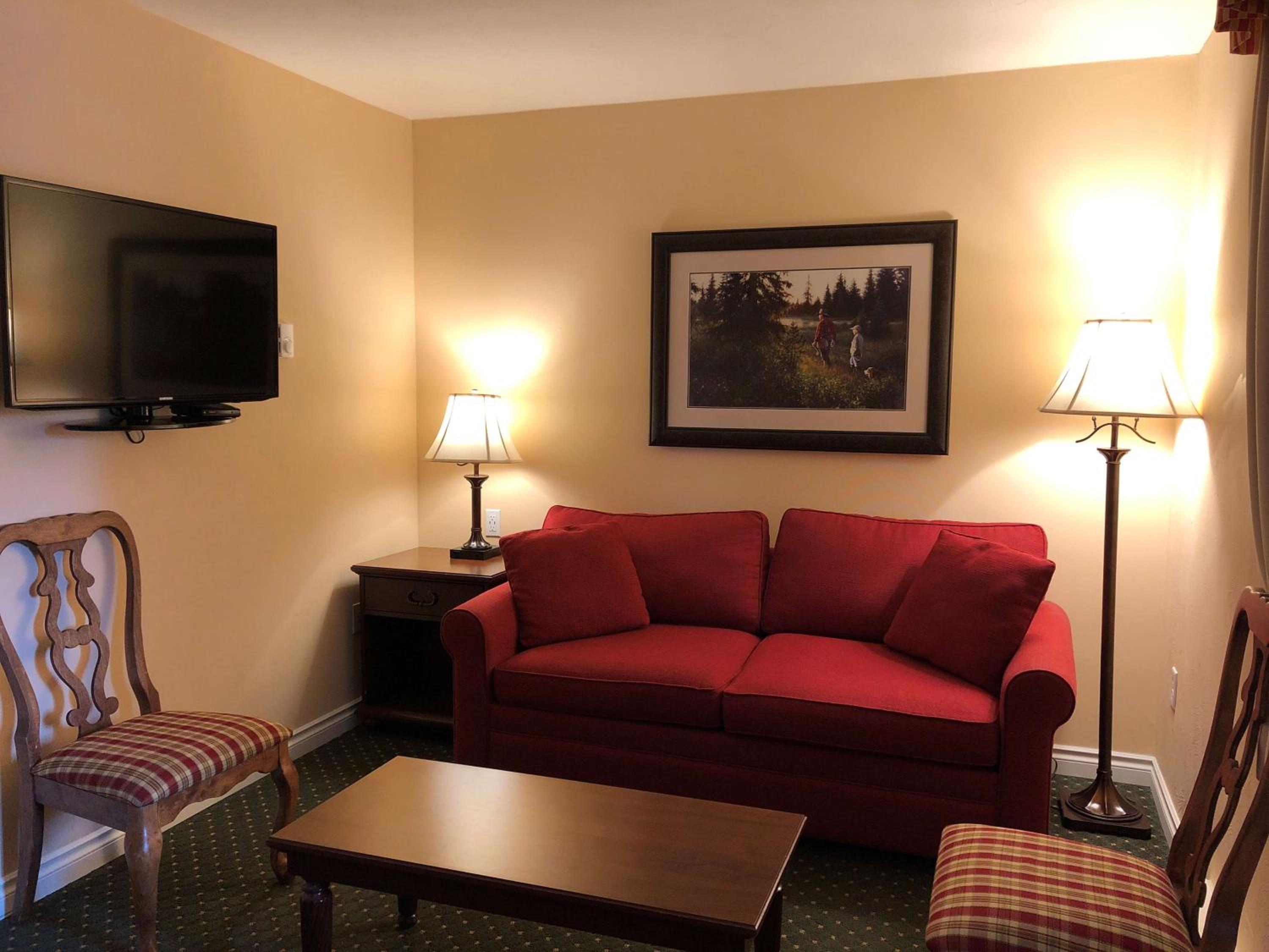 King Suite with Sofa Bed - Non-Smoking photo 3
