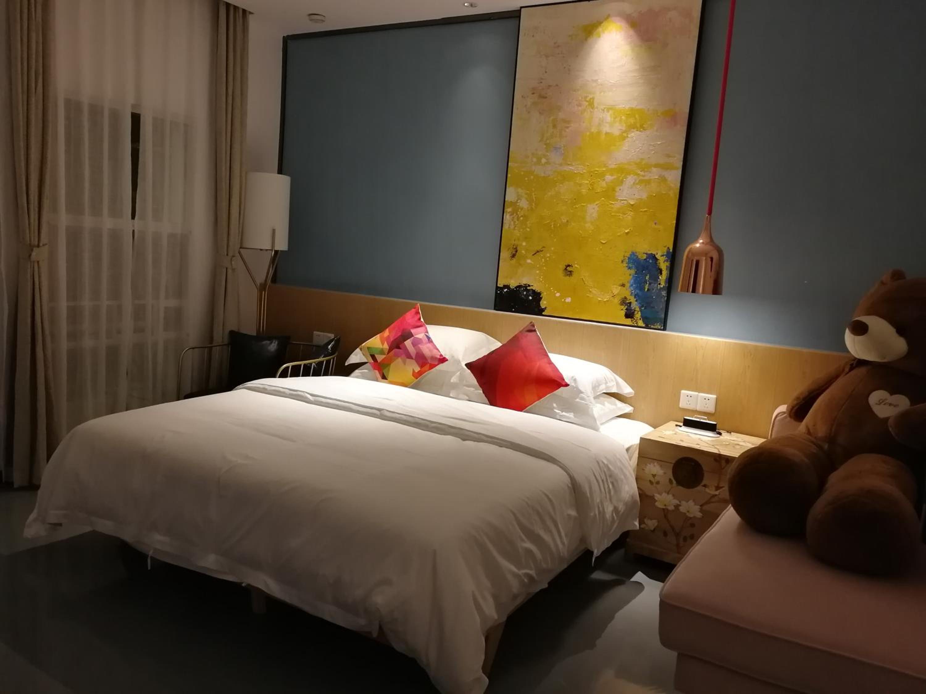 Deluxe Double Room With Bathtub photo 3