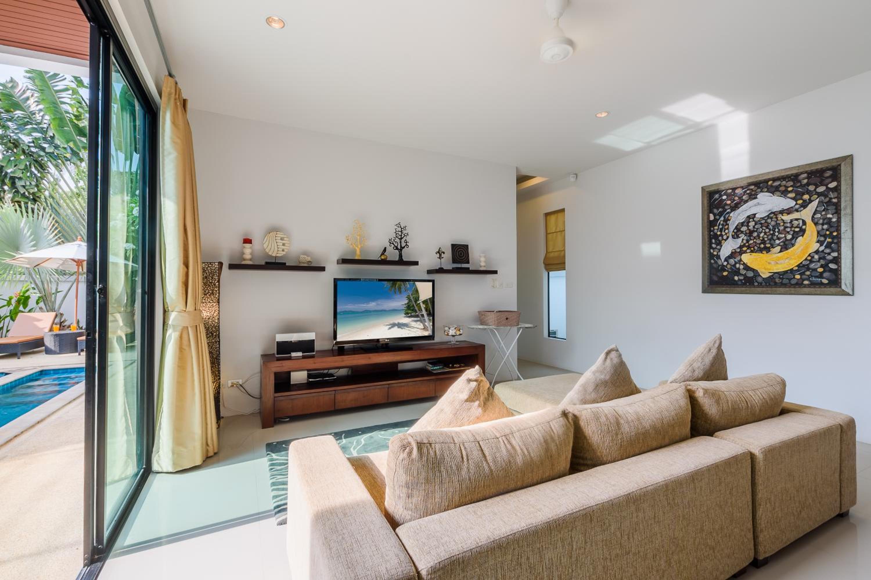 Villa photo 3