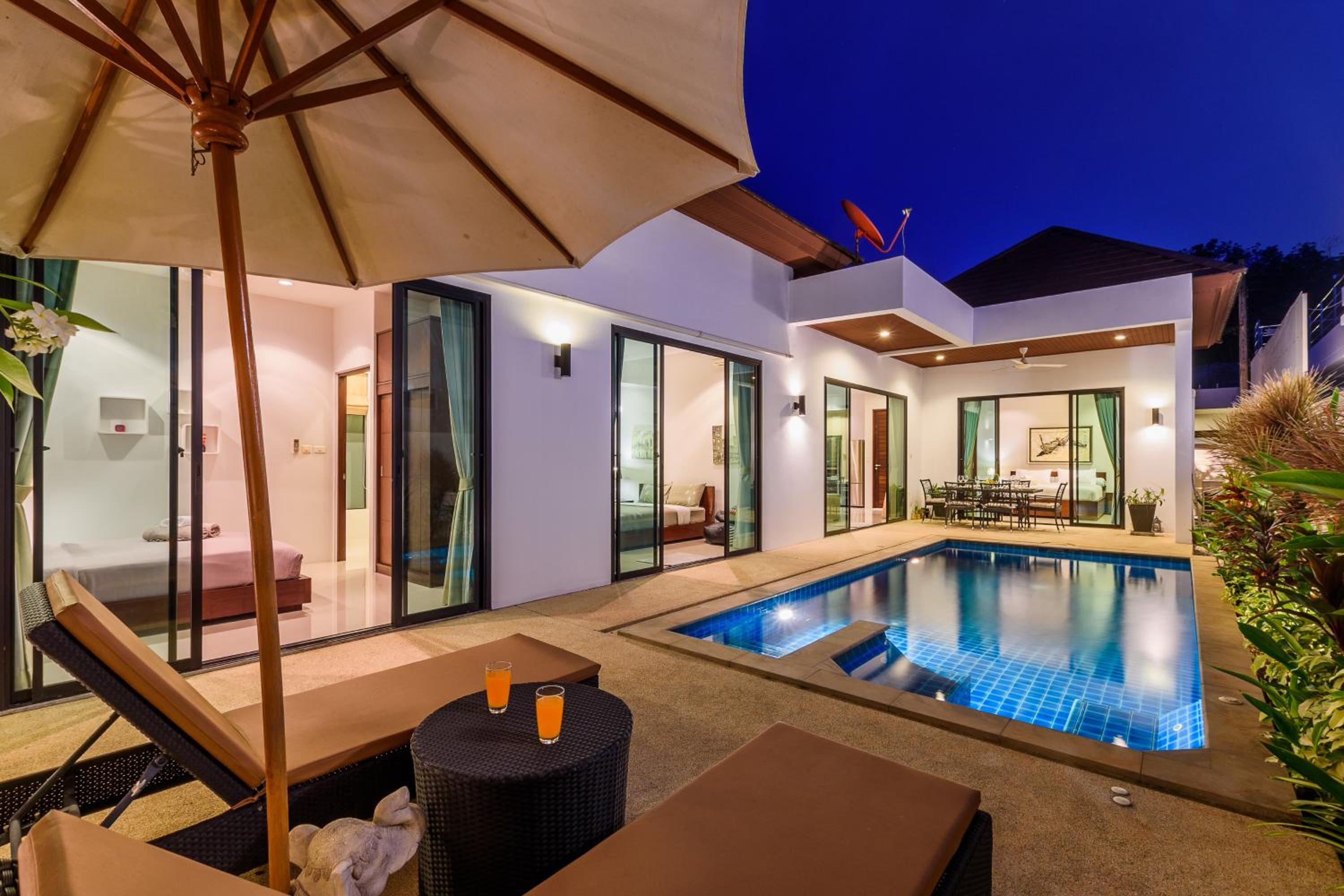 Villa photo 2