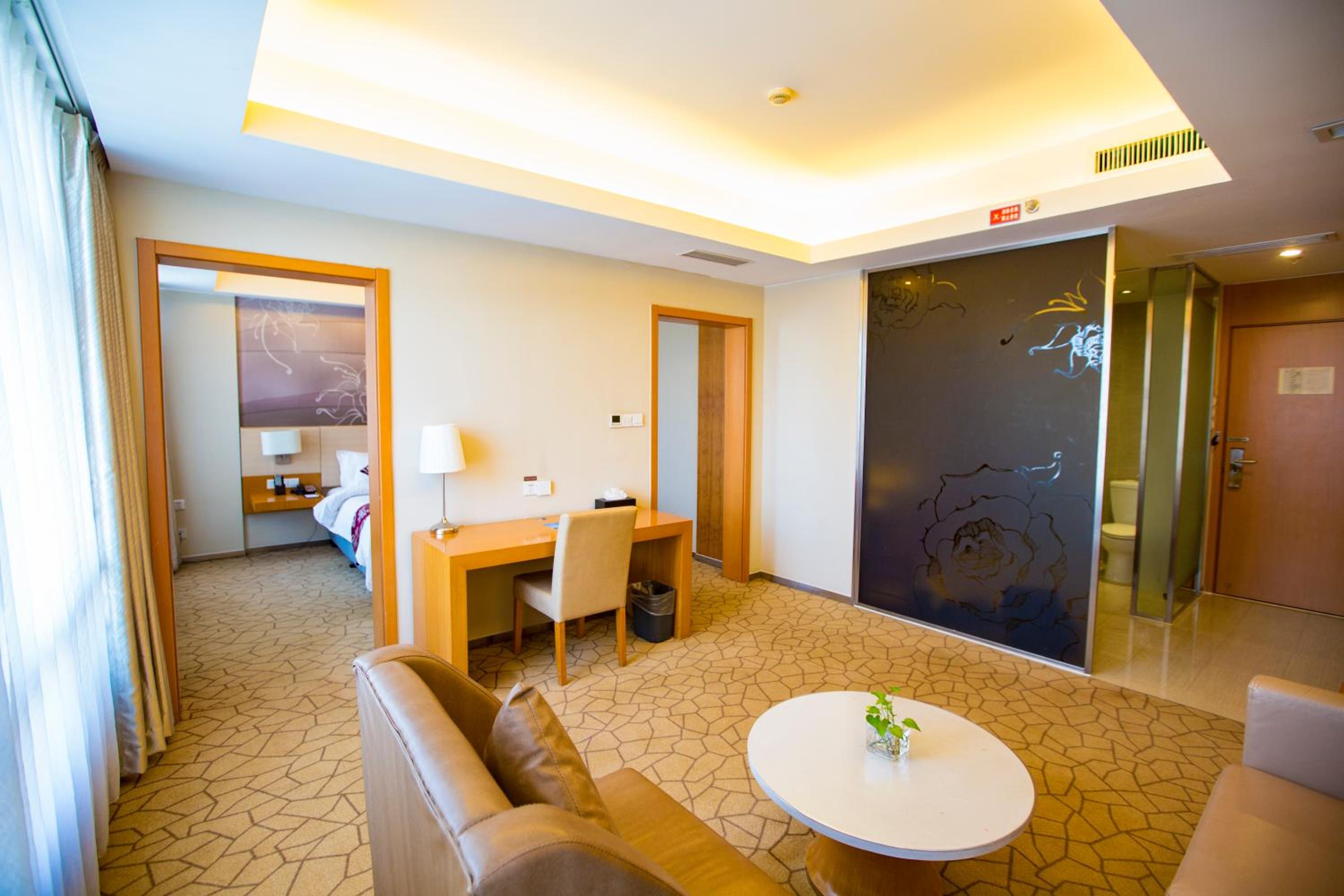 Business Suite photo 3