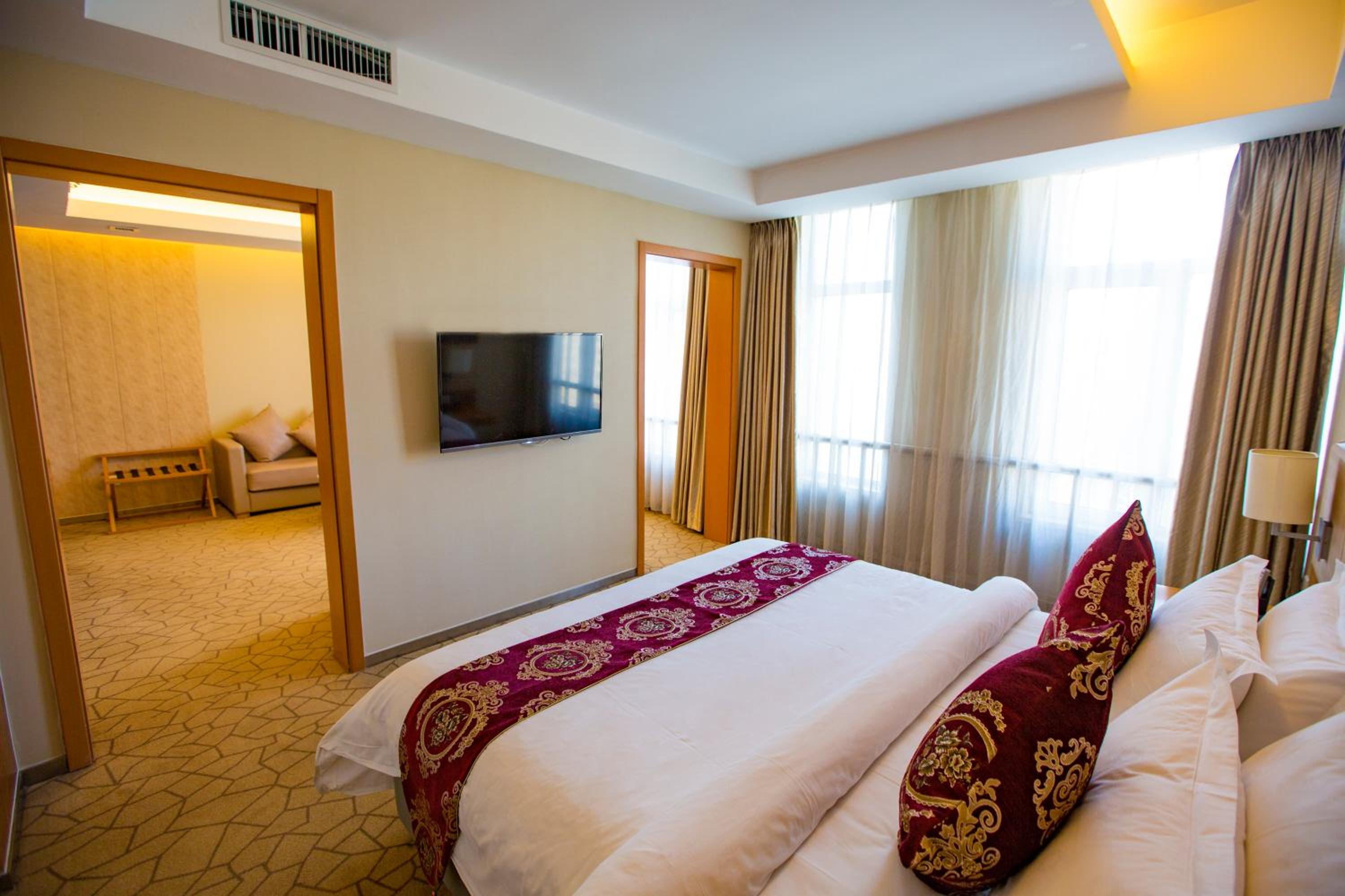 Business Suite photo 2