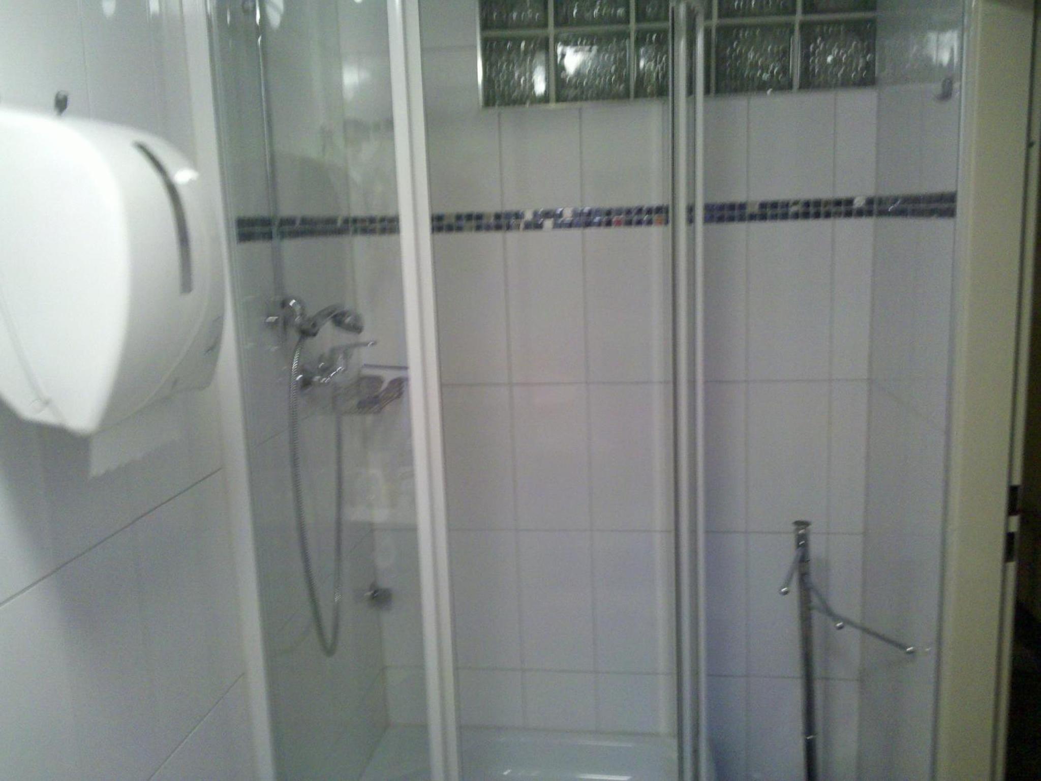 Double Room With Shared Bathroom photo 2