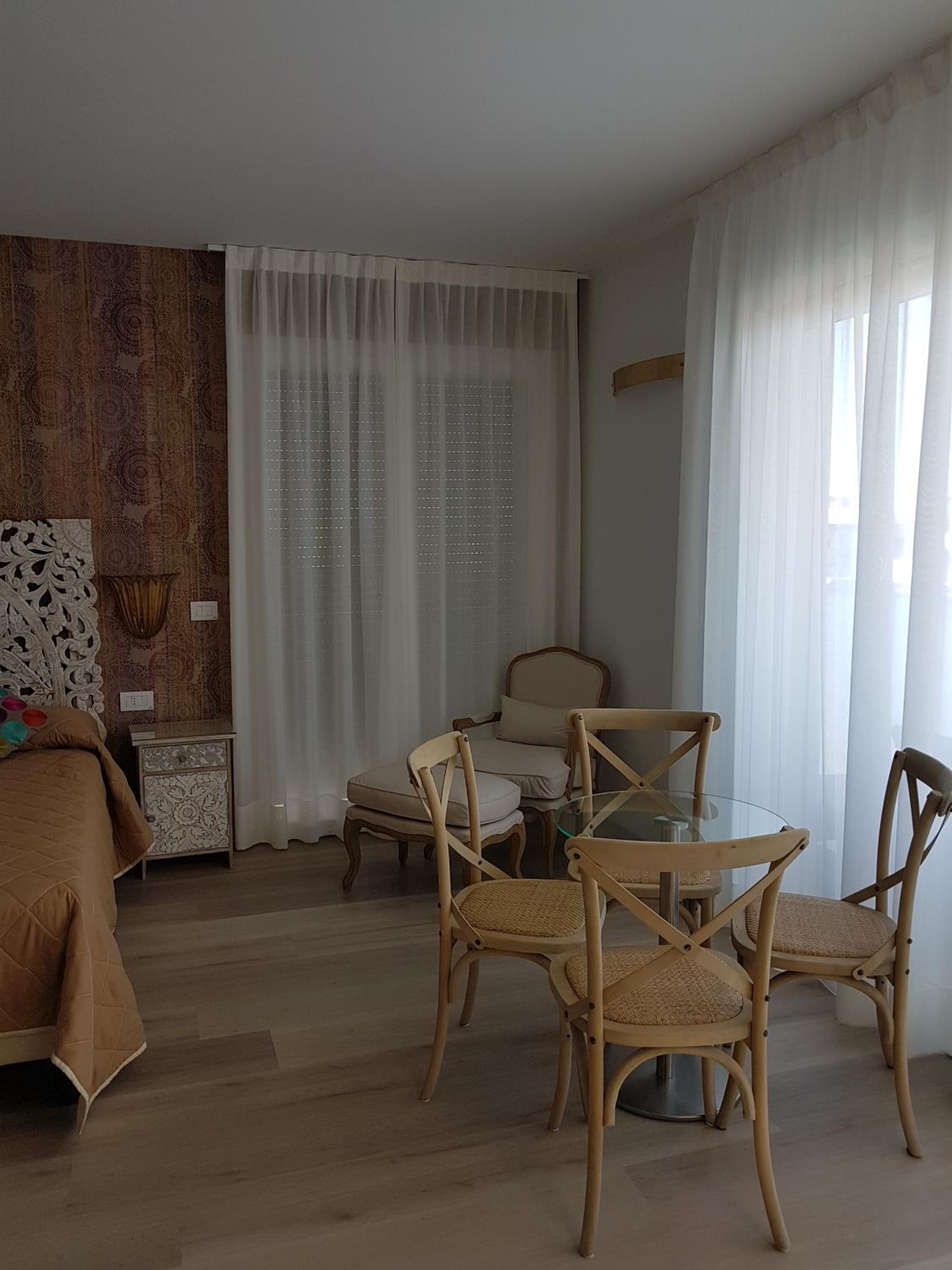 Deluxe Suite with Sea View photo 2