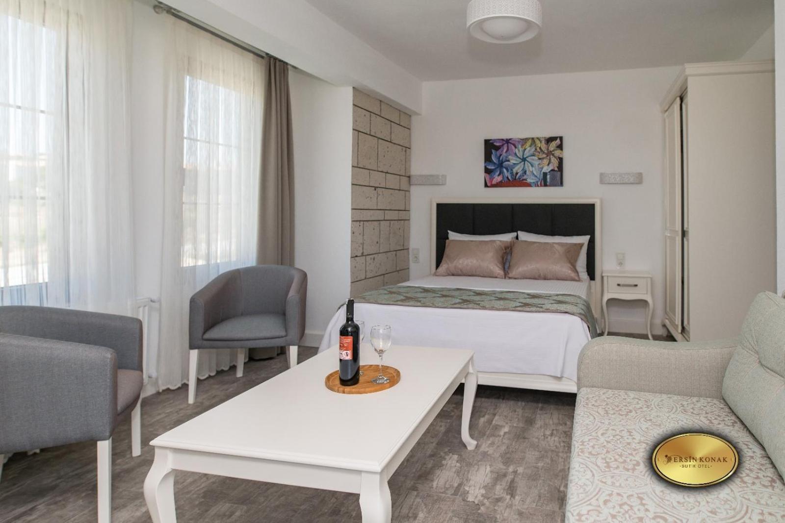 Double Room with Patio photo 1
