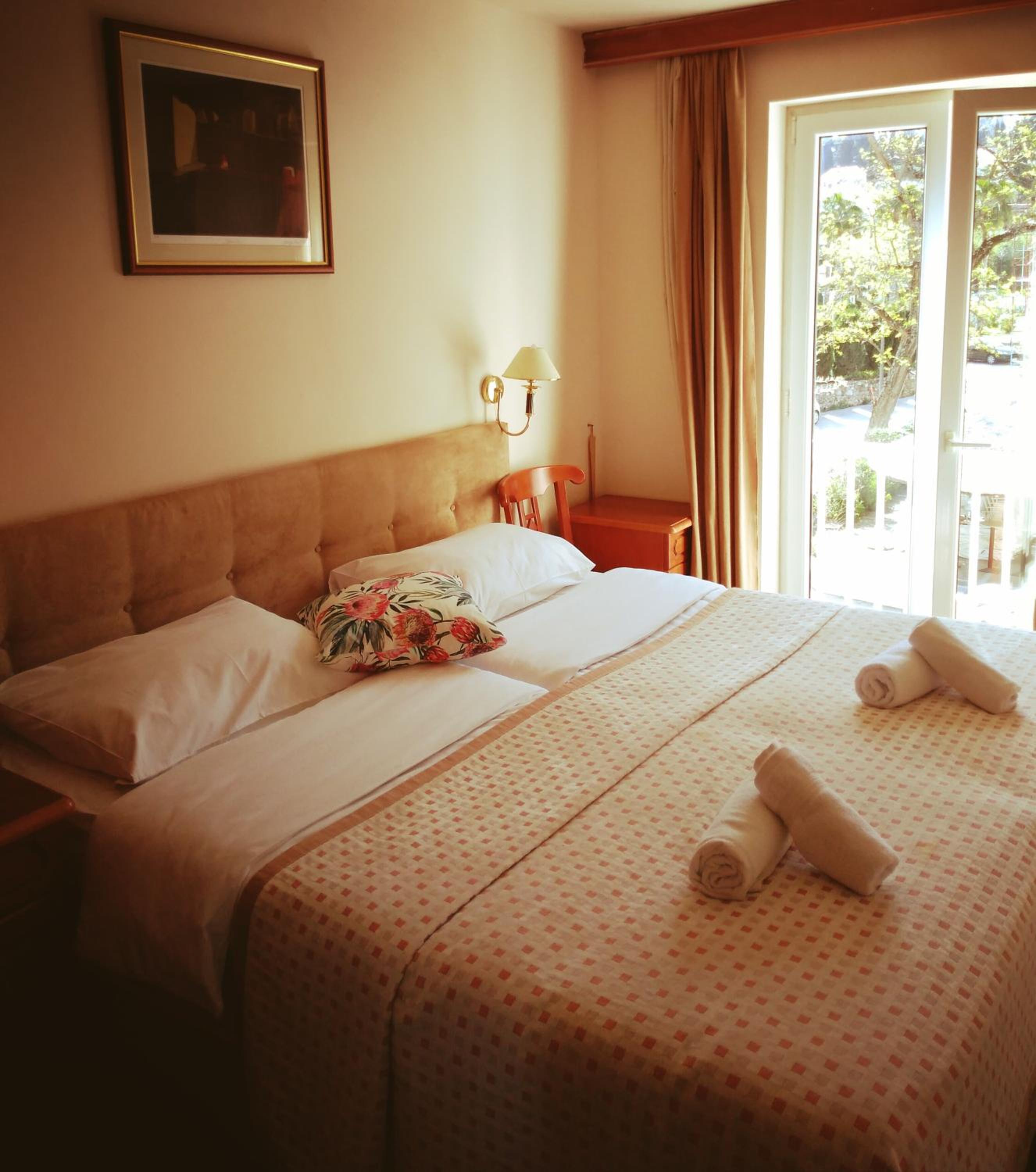 Special Offer - Double Room With Balcony And One-Way Airport Shuttle
