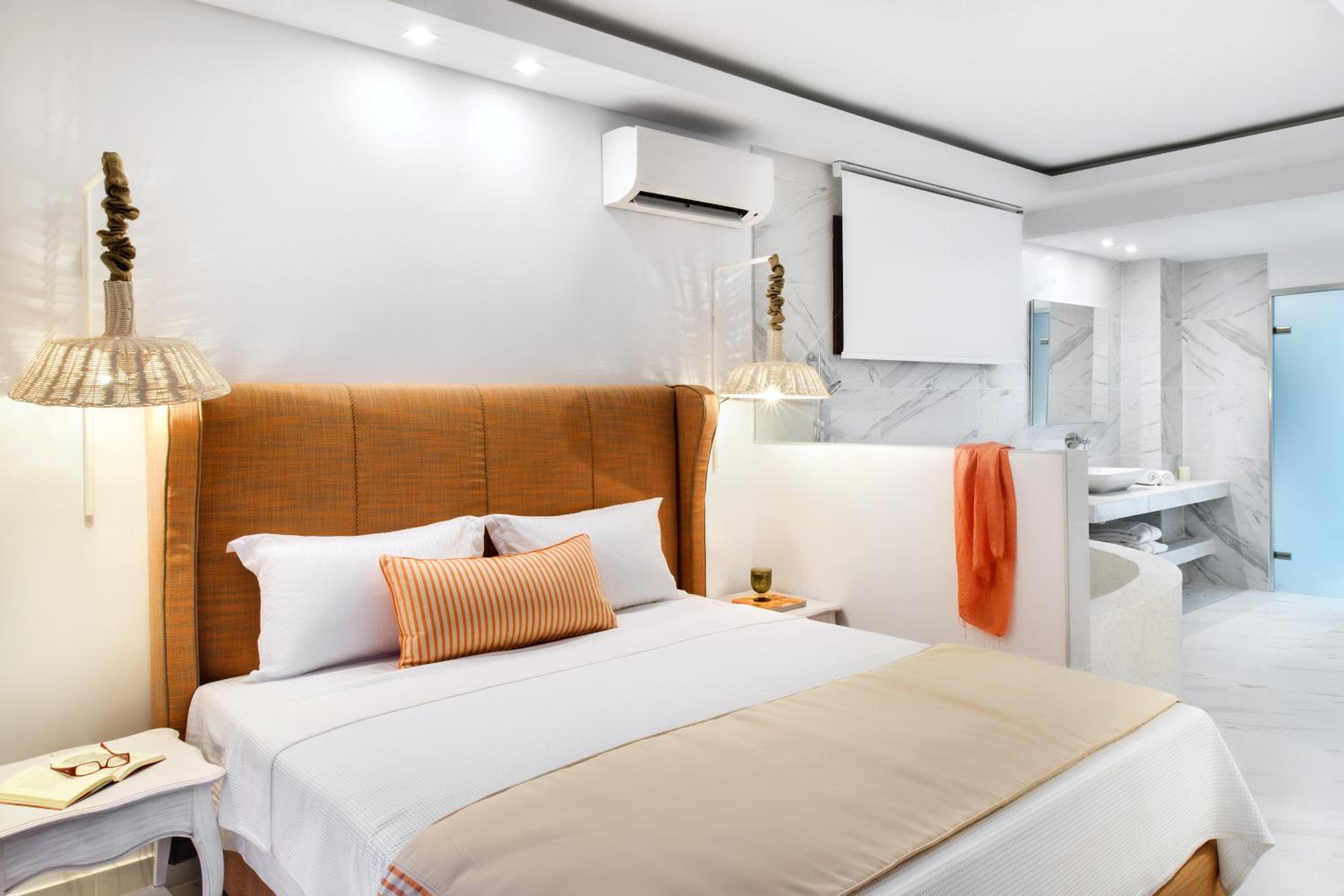 Deluxe Suite with Private Pool