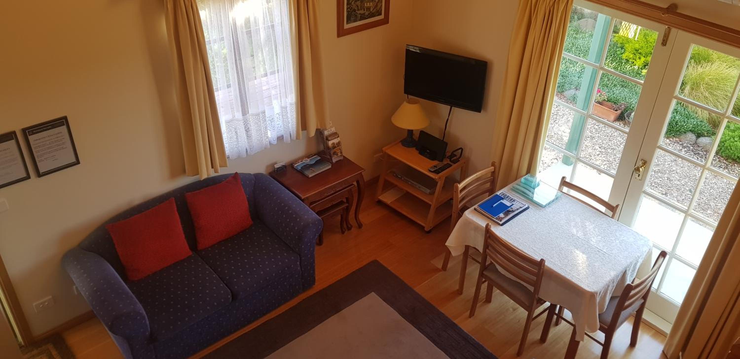 Two-Bedroom Cottage - Lady Esther photo 2