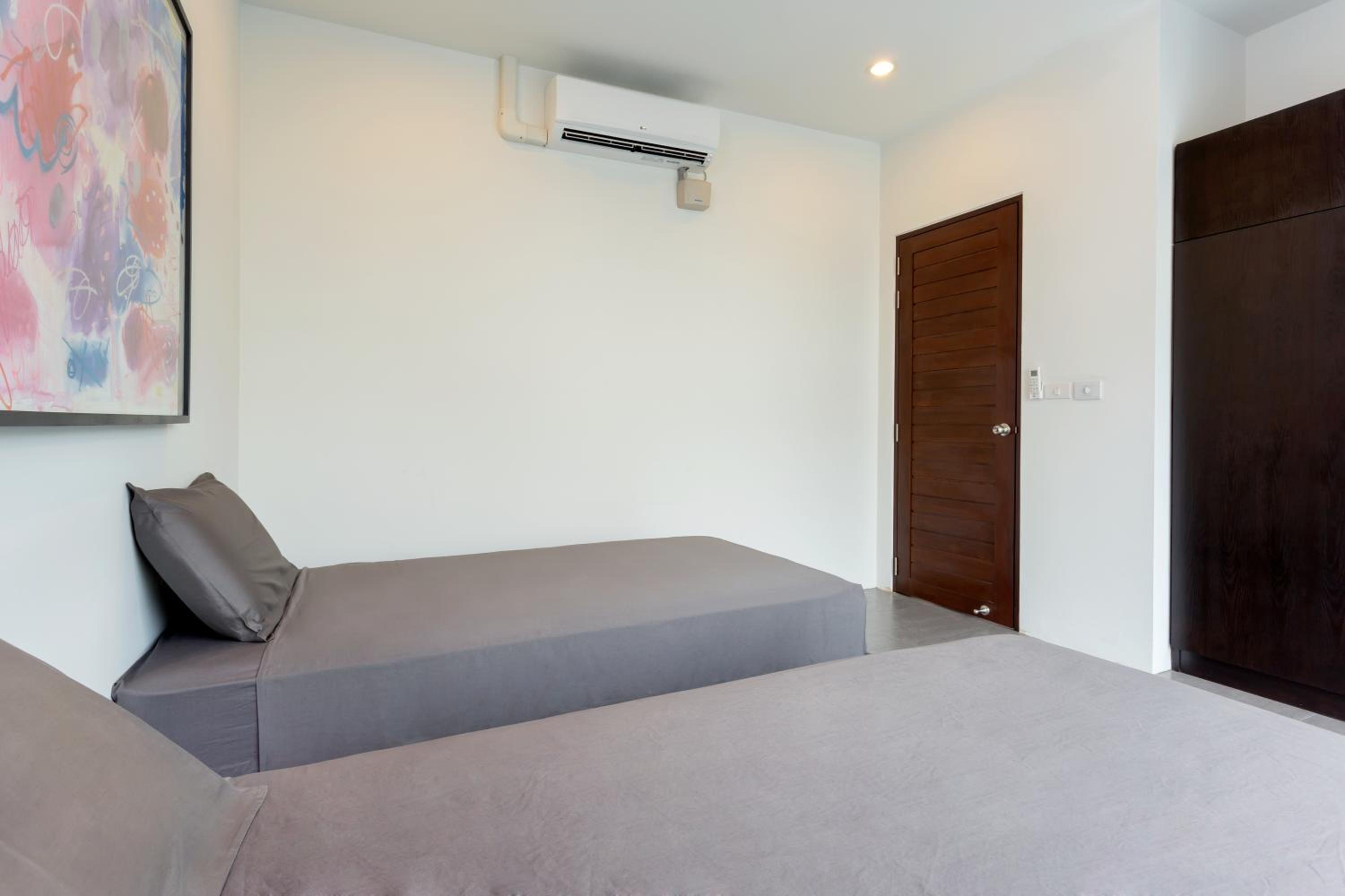Villa photo 3