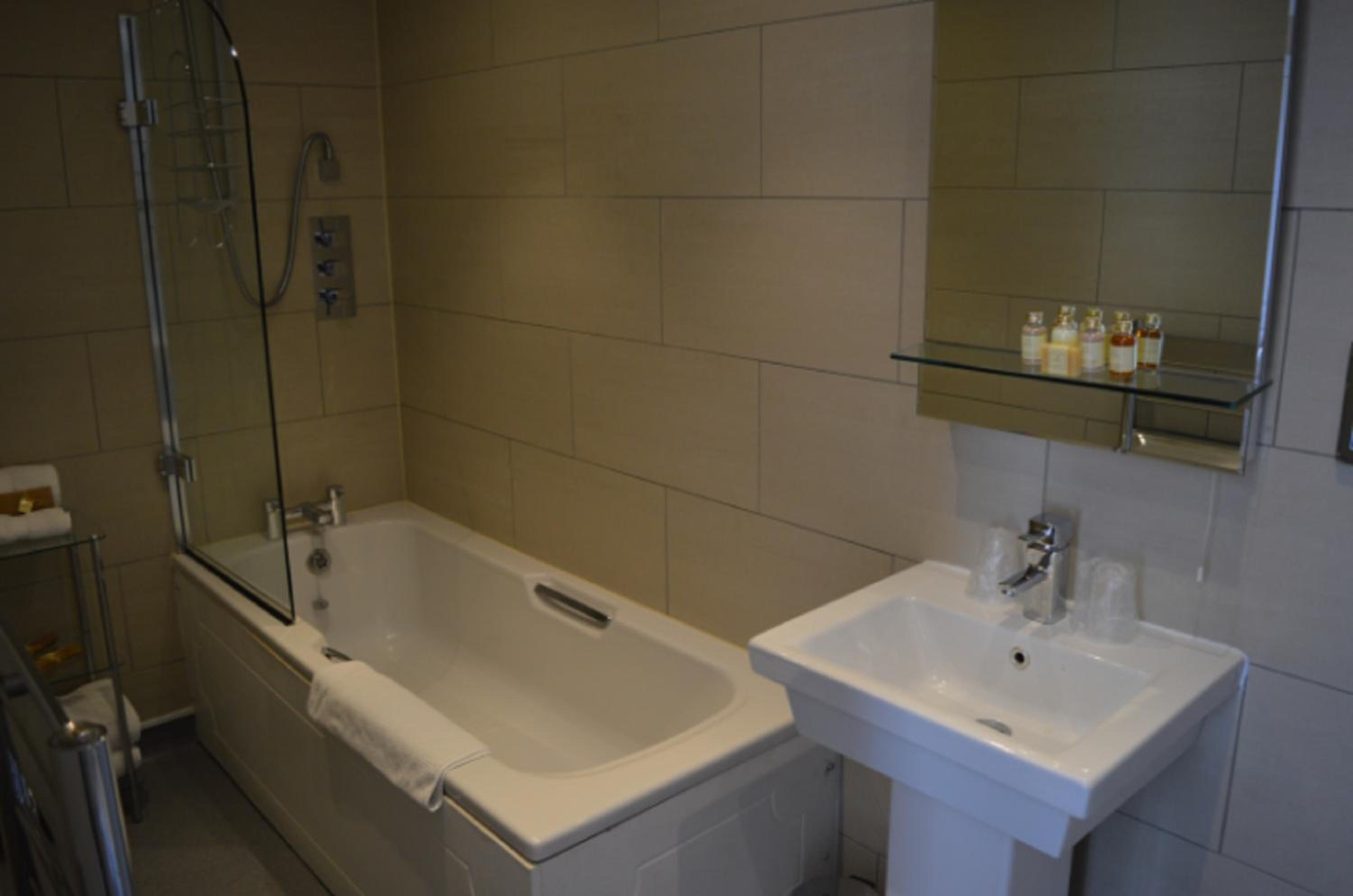 Twin Room - Photo 5
