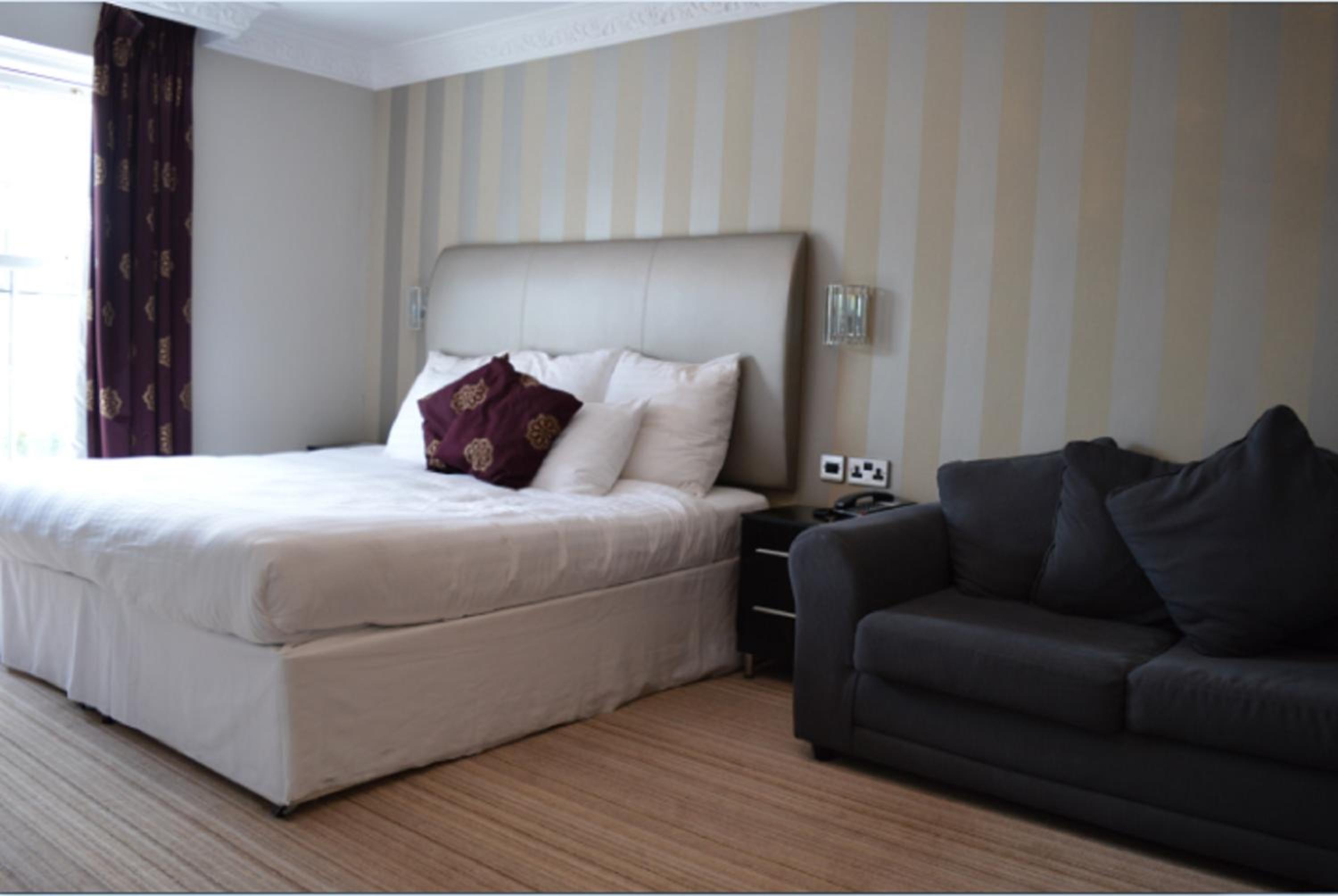 Family Room - Photo 1