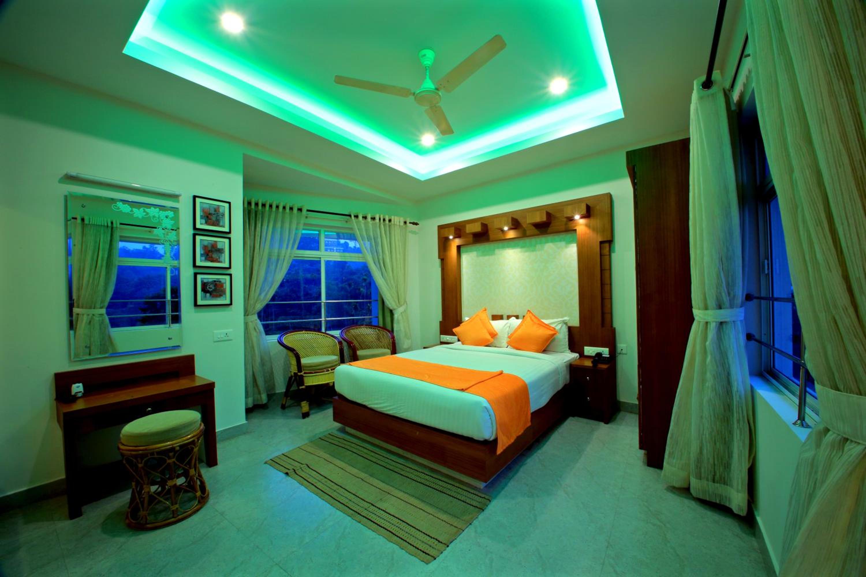 Grande Honeymoon Suite photo 3