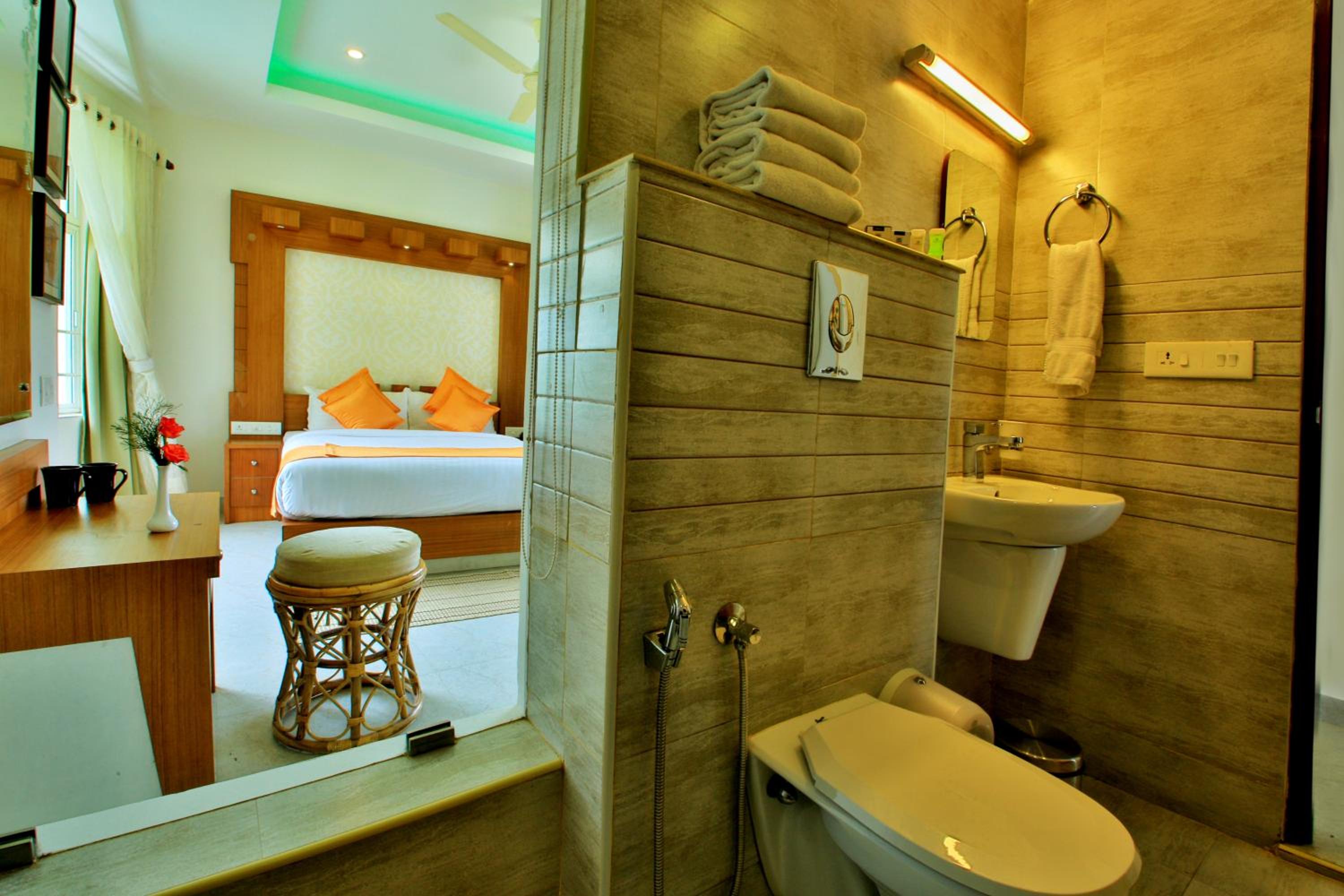 Grande Honeymoon Suite photo 2