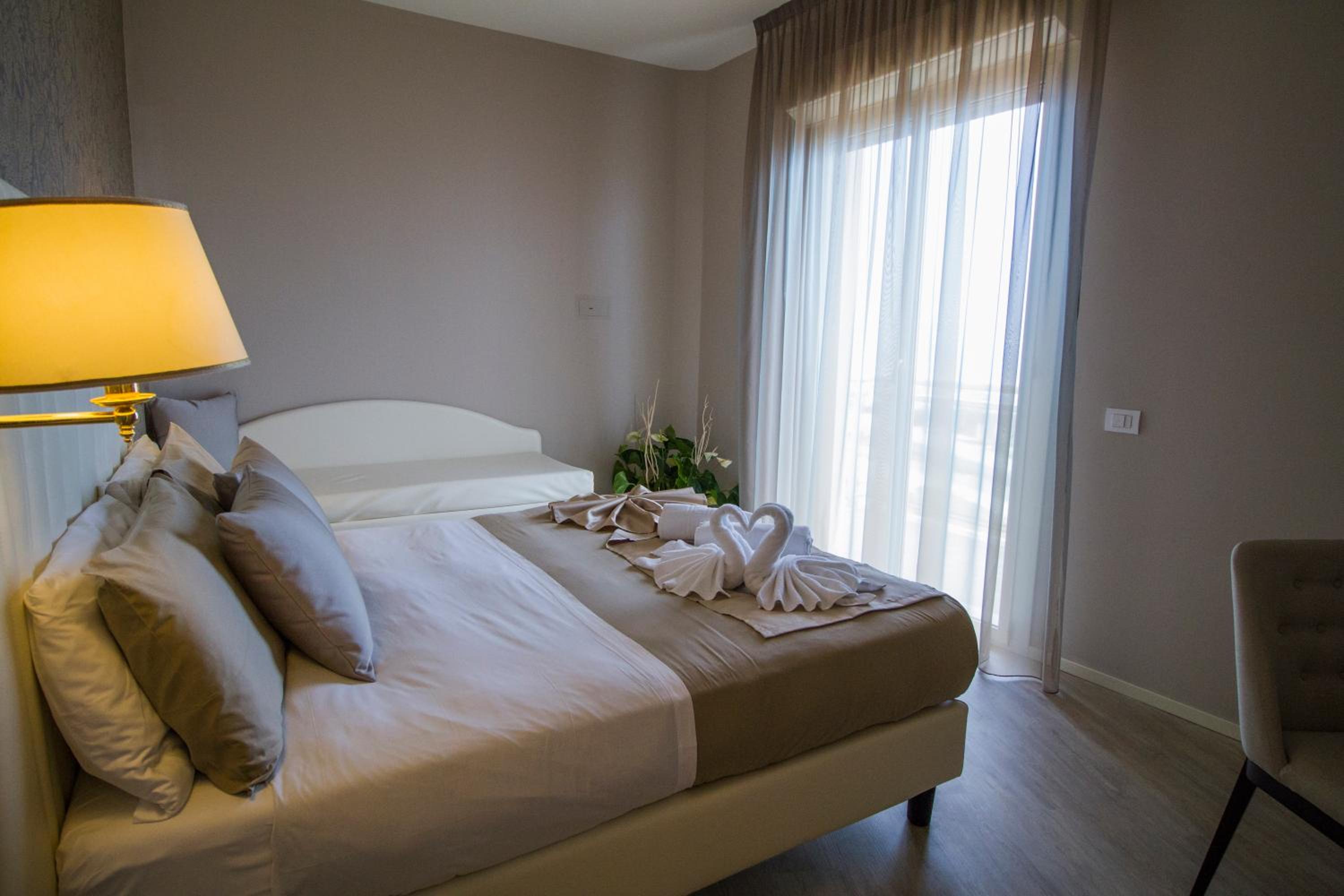 Deluxe Triple Room with Sea View photo 2
