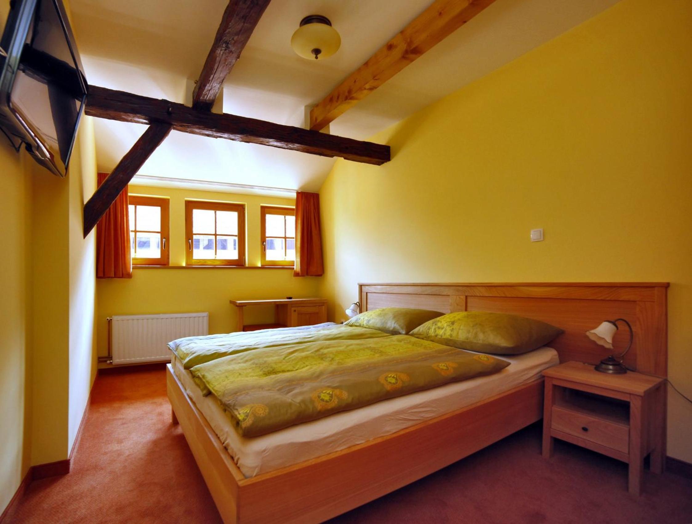 Standard Double Room with River View - Photo 4