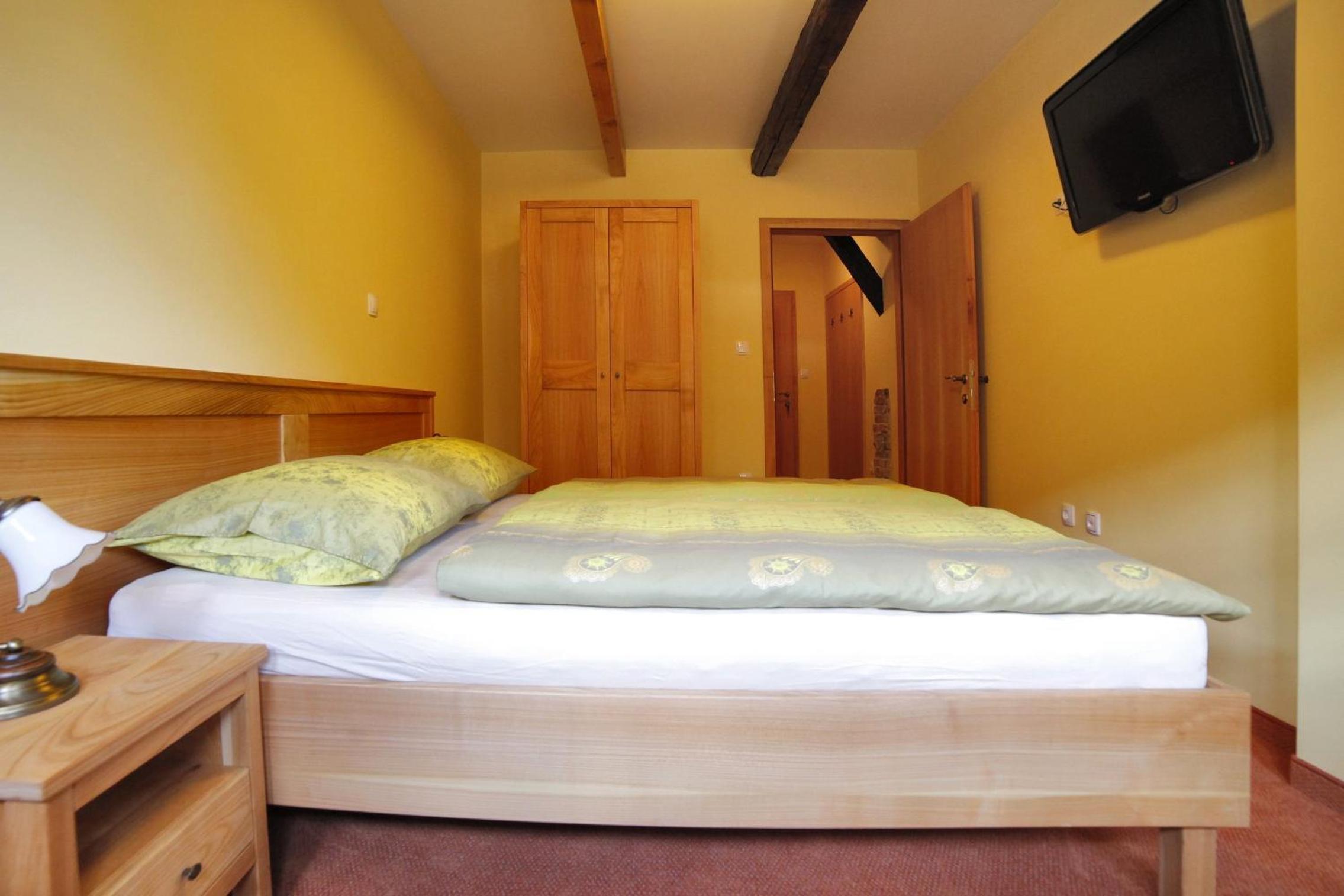 Standard Double Room with River View - Photo 5