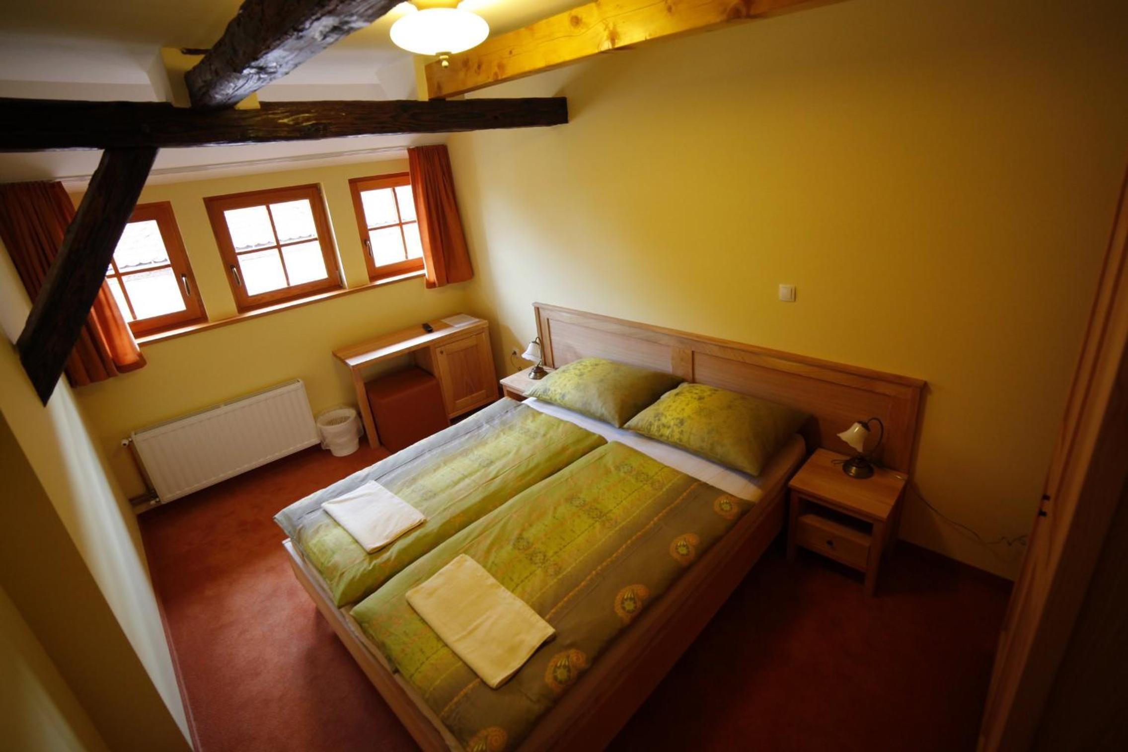 Standard Double Room with River View - Photo 11
