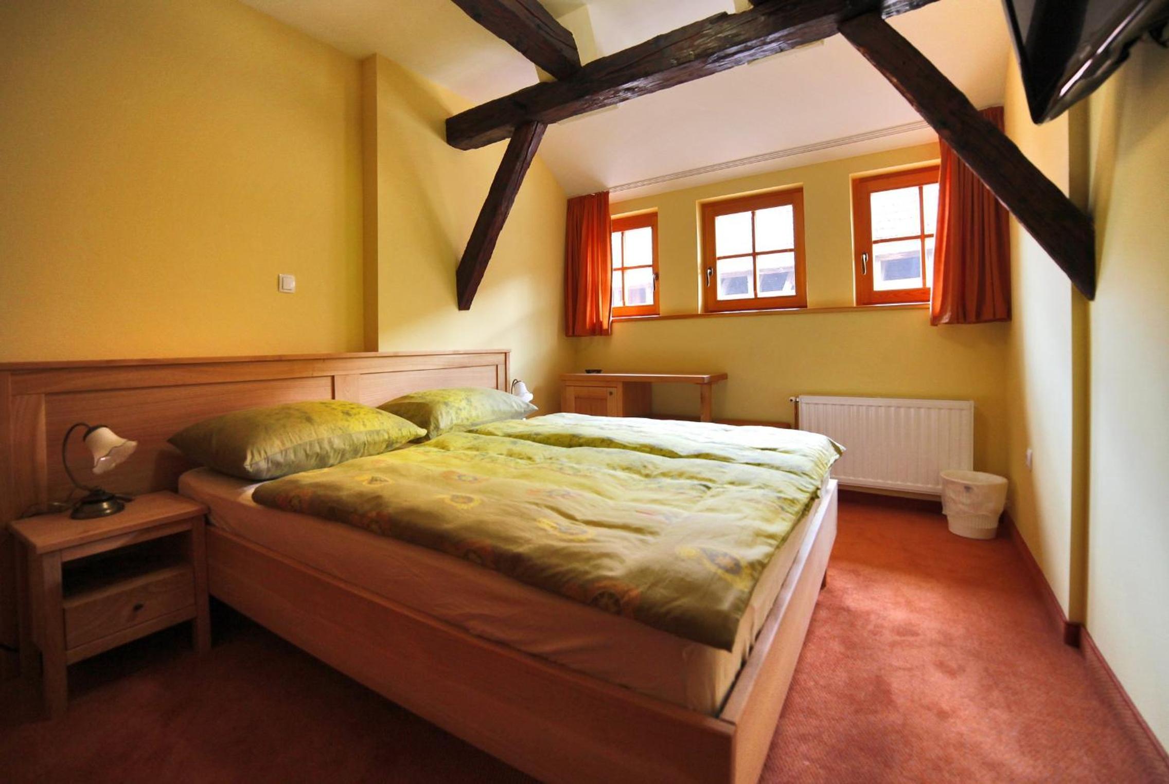 Standard Double Room with River View - Photo 13