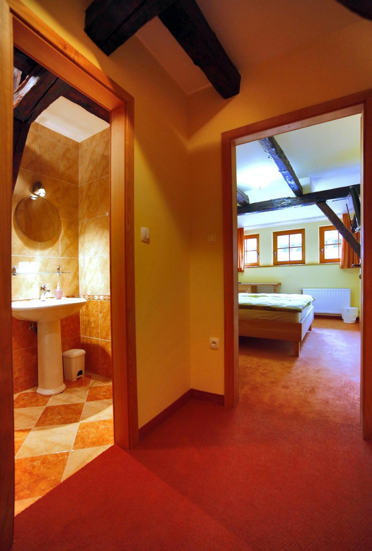 Standard Double Room with River View - Photo 1
