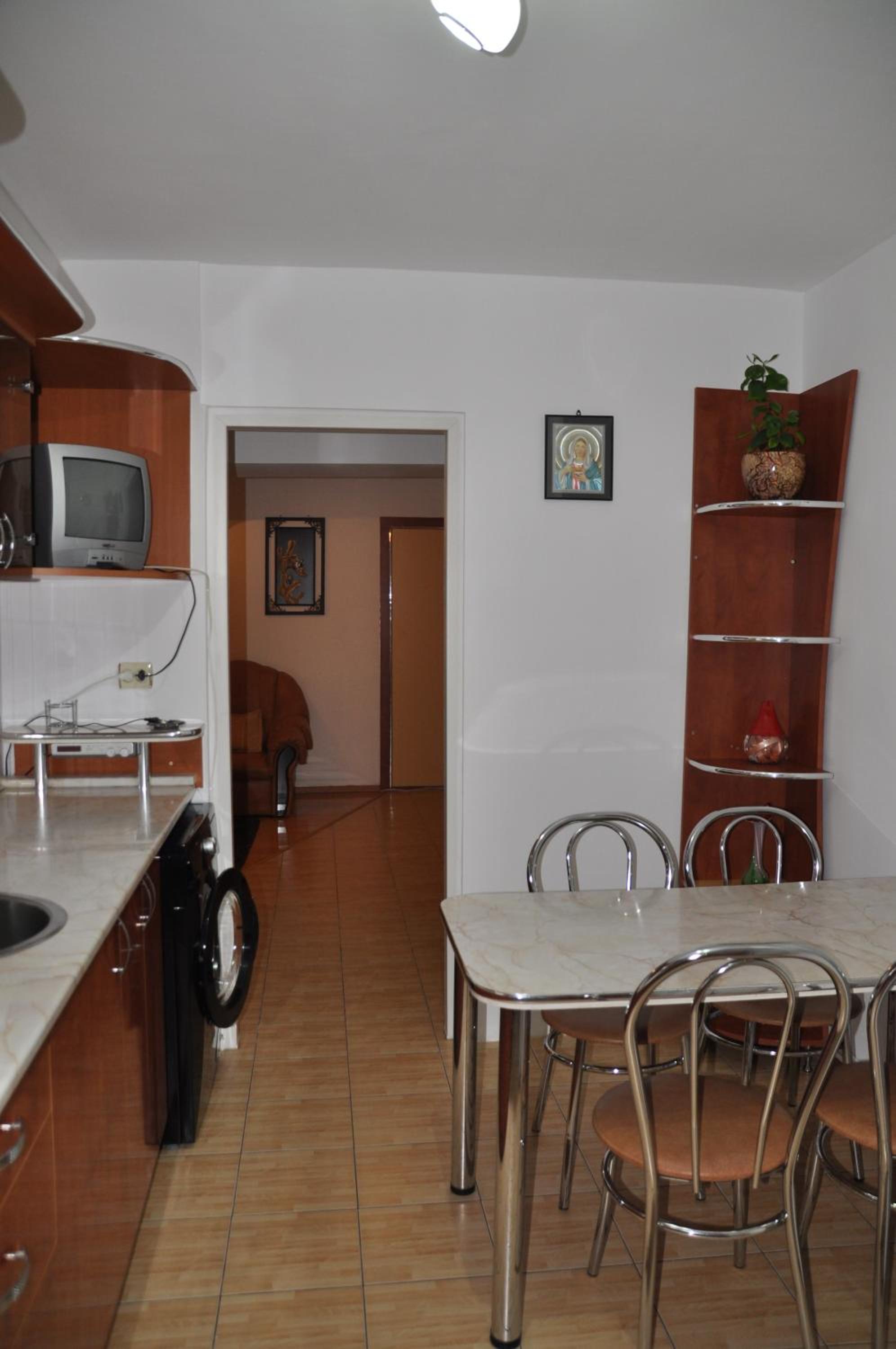 Apartment photo 2