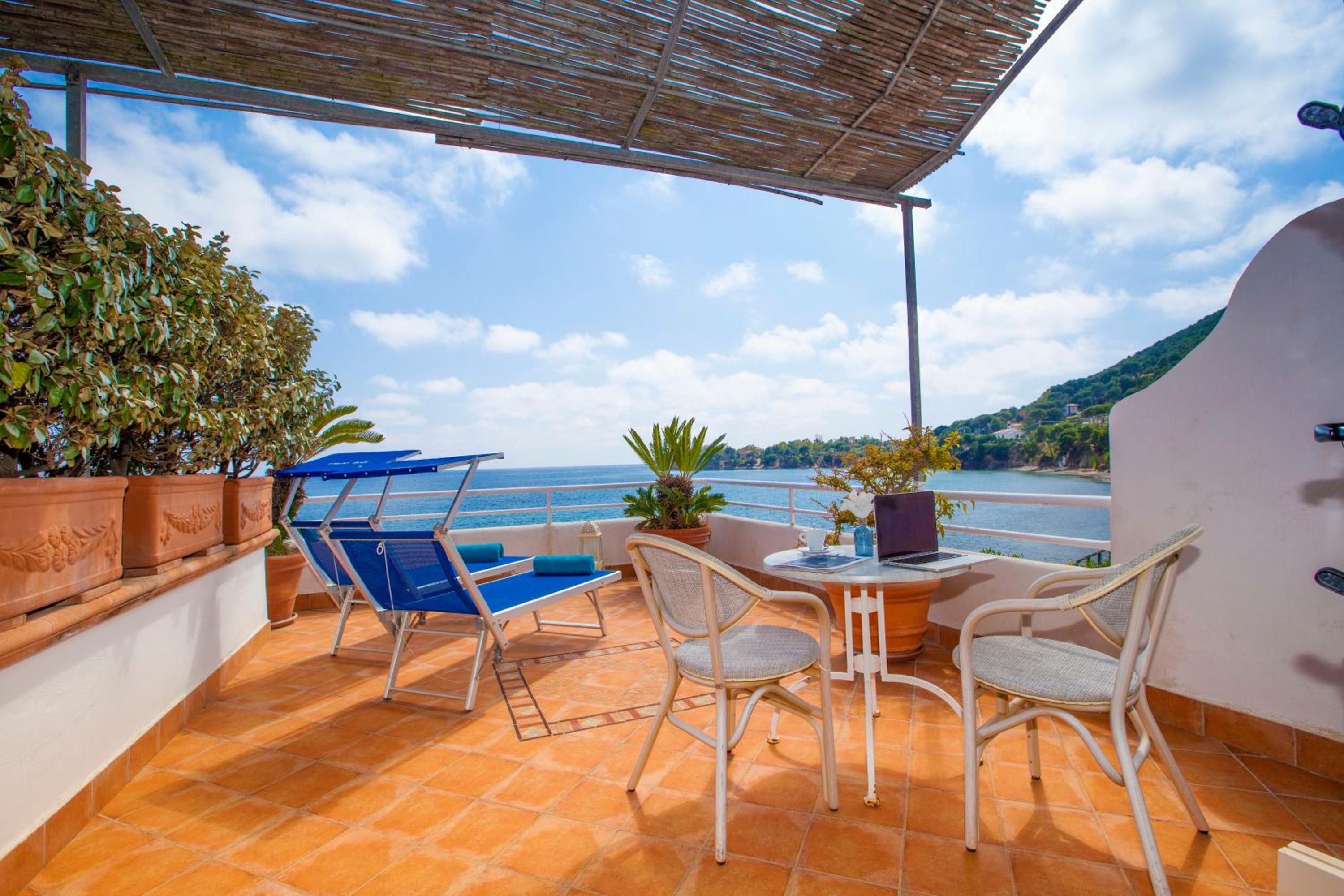 Superior Double Room with Sea View photo 3