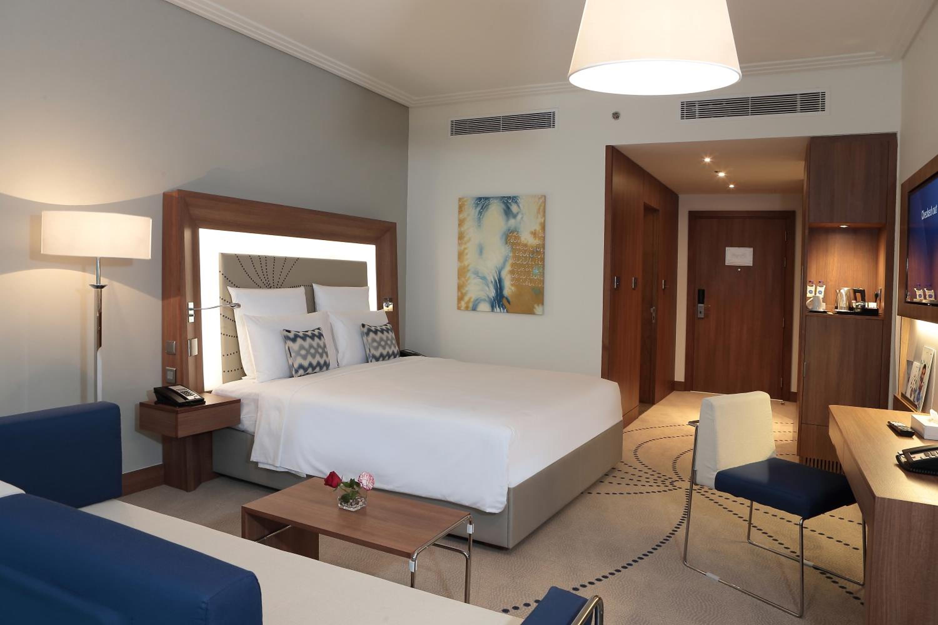 Standard Double Room thumbnail 6