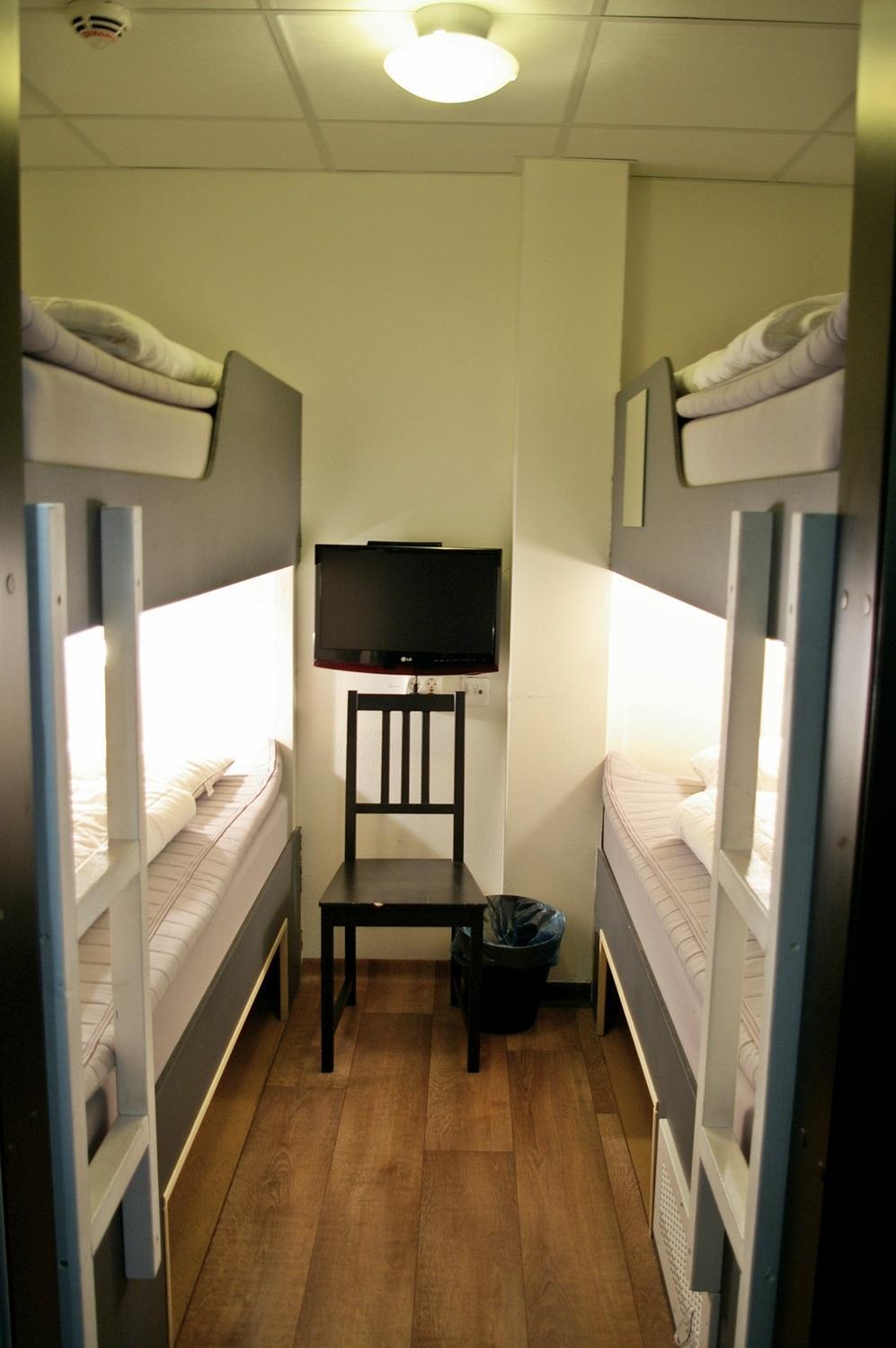Quadruple Room with Shared Bathroom photo 2