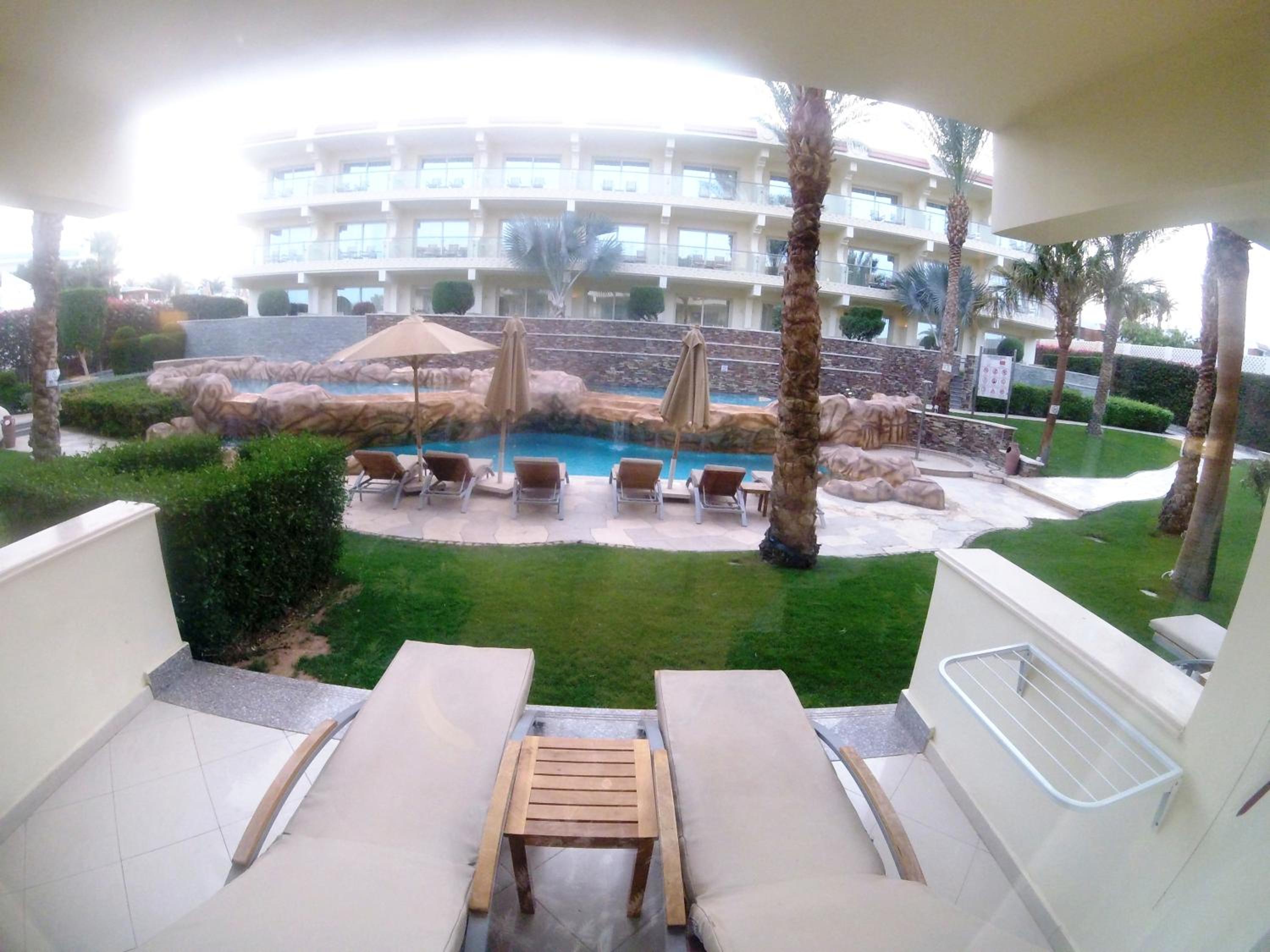 Swim-Up Room - Photo 8