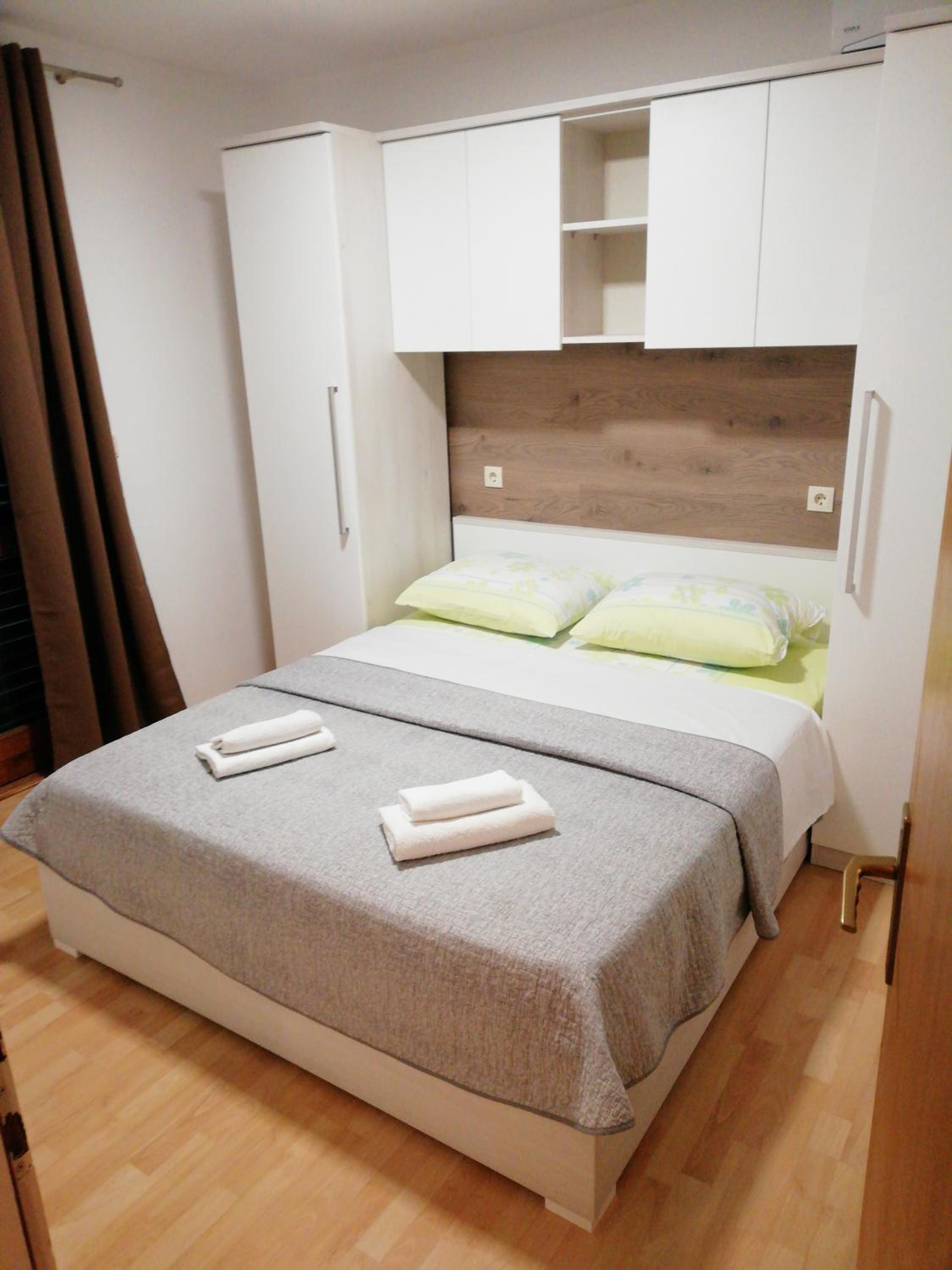 One-Bedroom Apartment photo 3